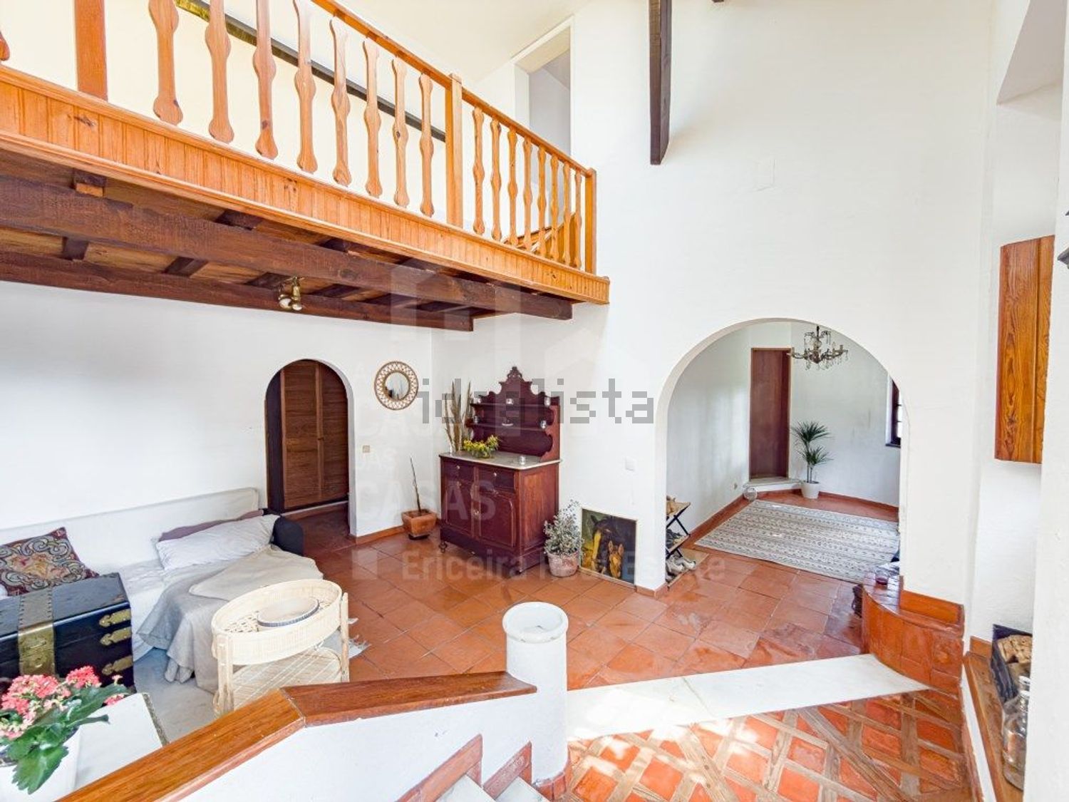 小楼房或独栋别墅出售在São Pedro da Cadeira - 详情