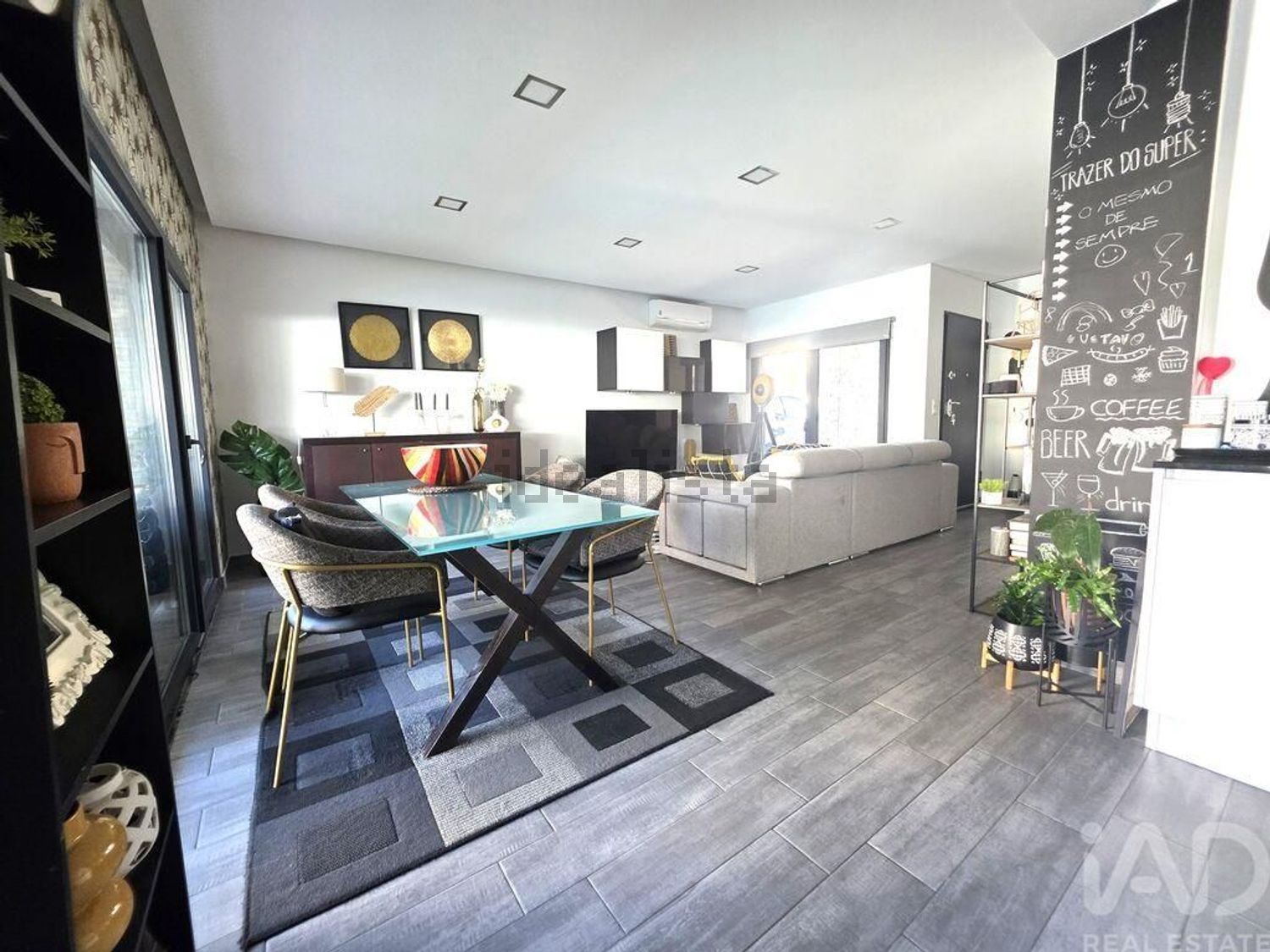 双拼别墅出售在Quintinhas - 客厅