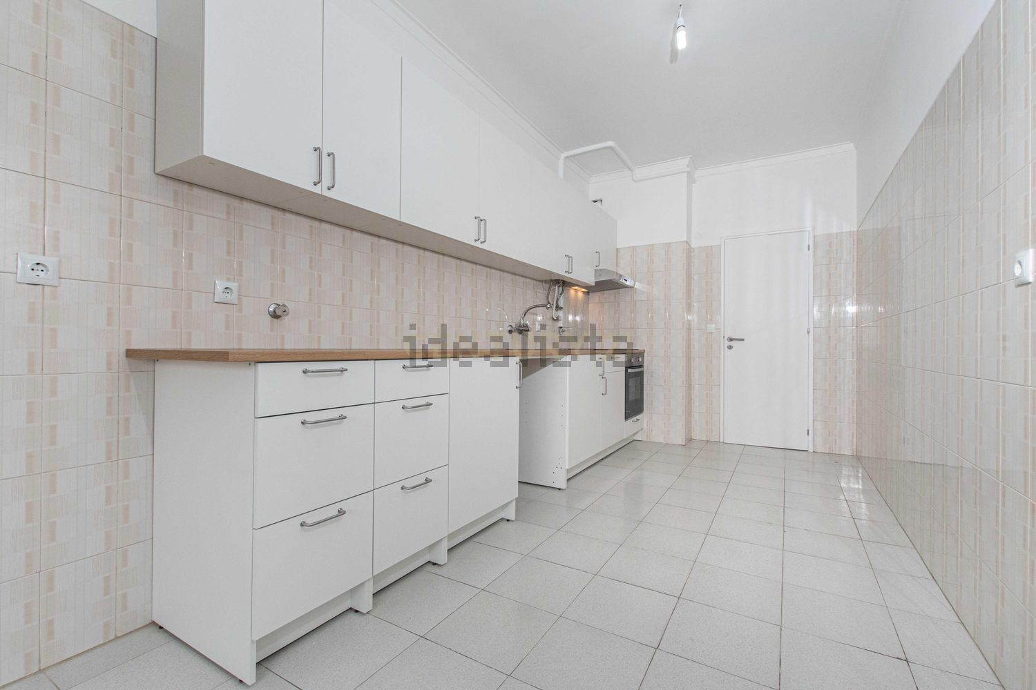 出租公寓 t2在Avenida Ernest Solvay, 4 - 厨房