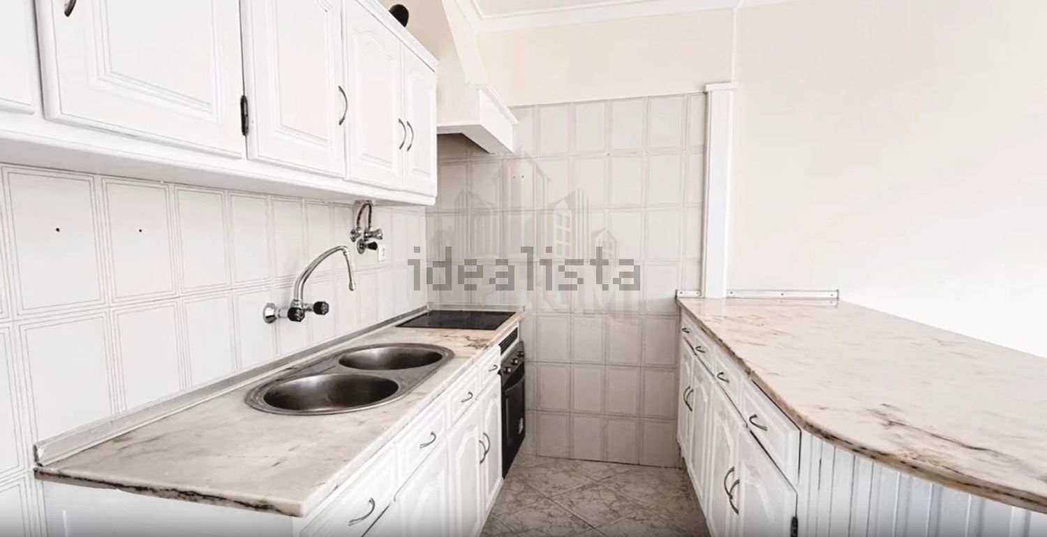 公寓 t1出售在Rua do Pedregal de Baixo - 厨房