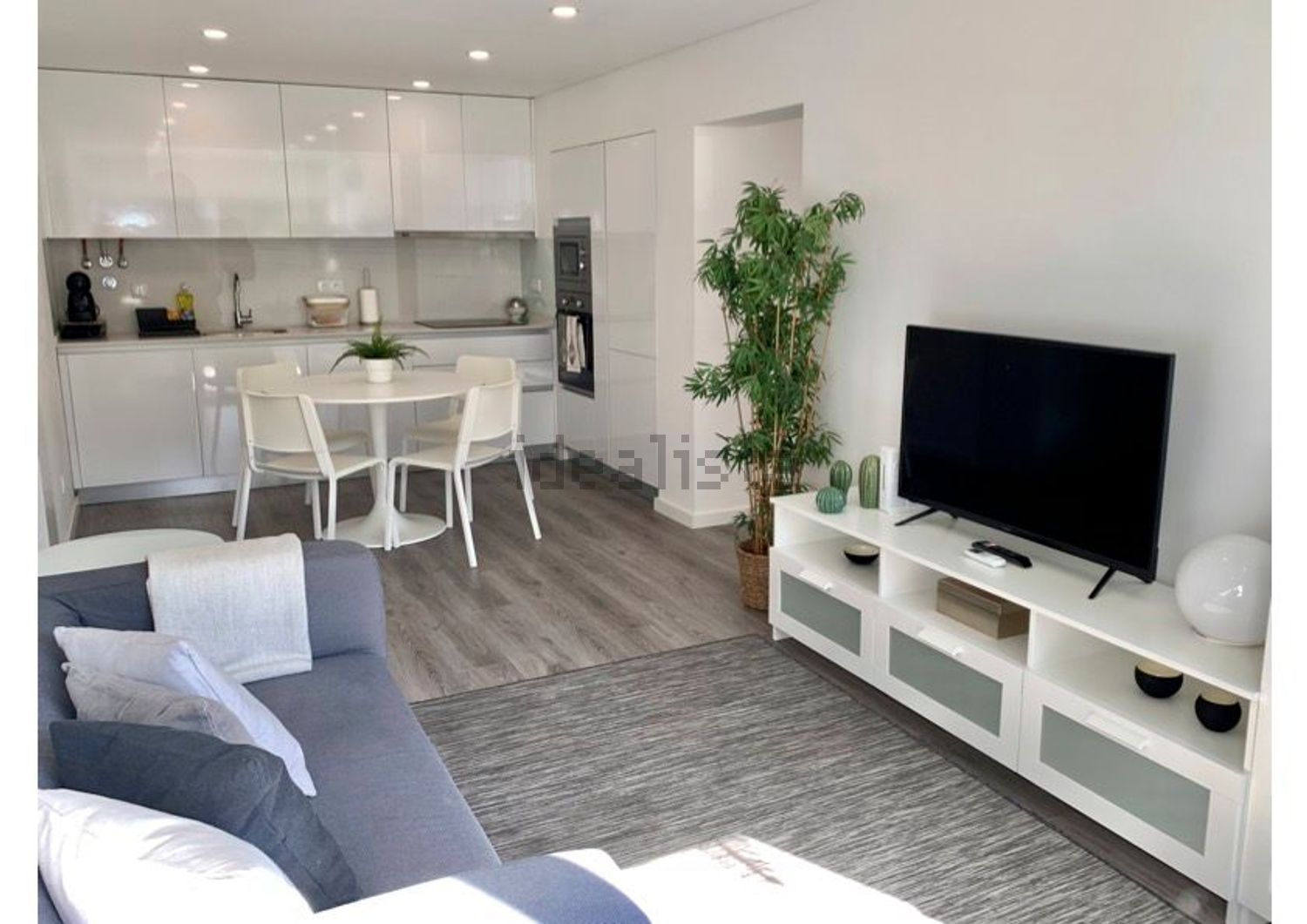 出租房间在Rua Sargento Armando Monteiro Ferreira, 35 - 客厅