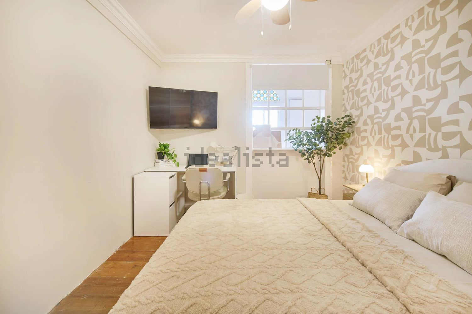 出租房间在Largo Vitorino Damásio, 2 - 客厅