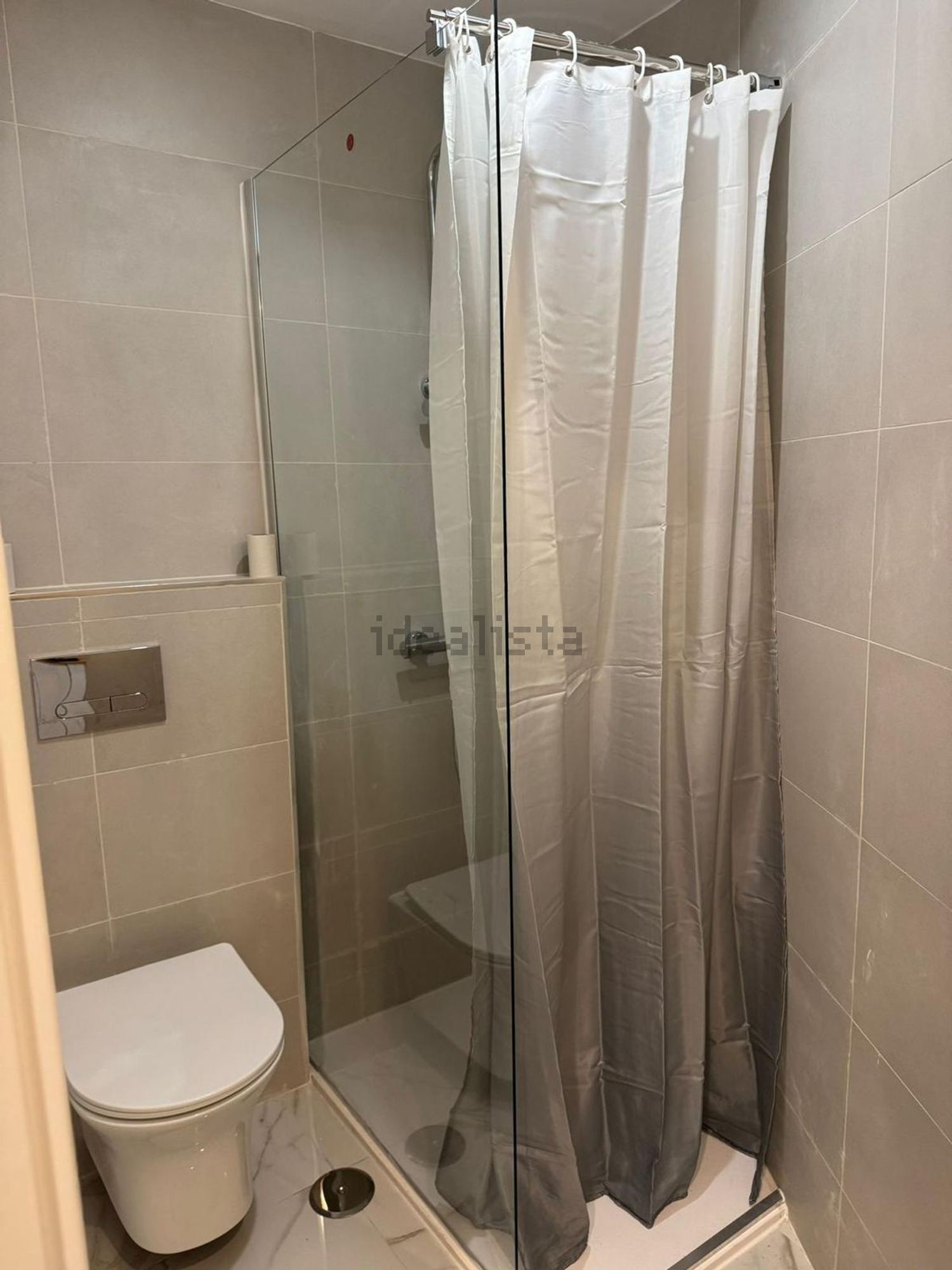 出租房间在Avenida Infante Dom Henrique, 43 - 卫生间