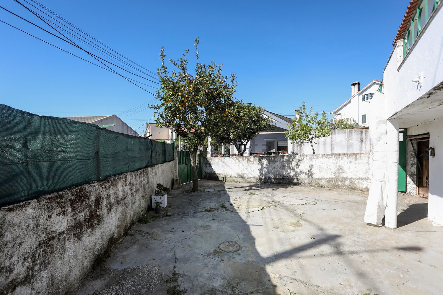 小楼房或独栋别墅出售在Rua dos Pastores - 外立面