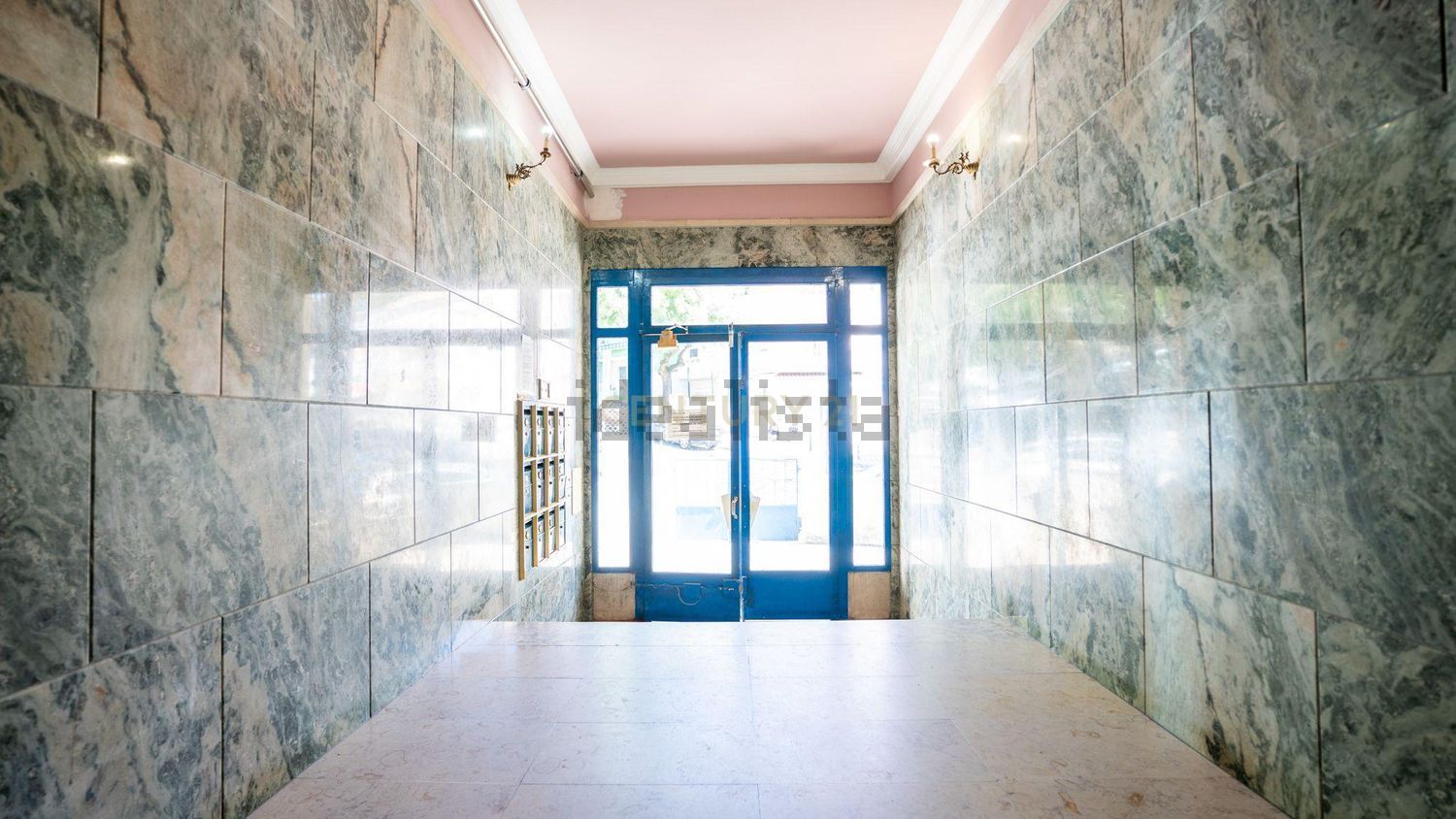 公寓 t2出售在Avenida dos Combatentes da Grande Guerra s/n - 过道