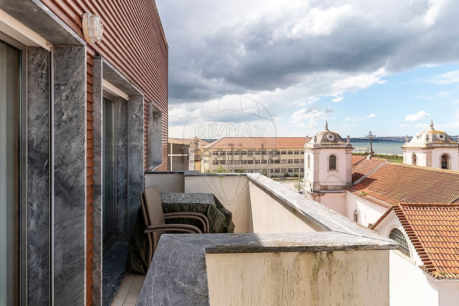 公寓 t3出售在Rua Almirante Reis - 阳台