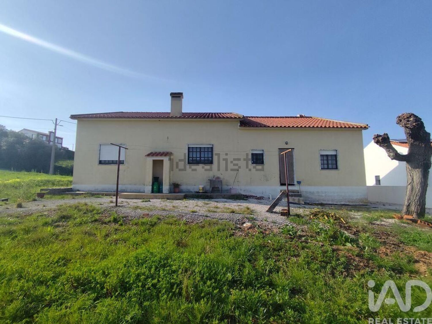 小楼房或独栋别墅出售在Lamas e Cercal - 外立面