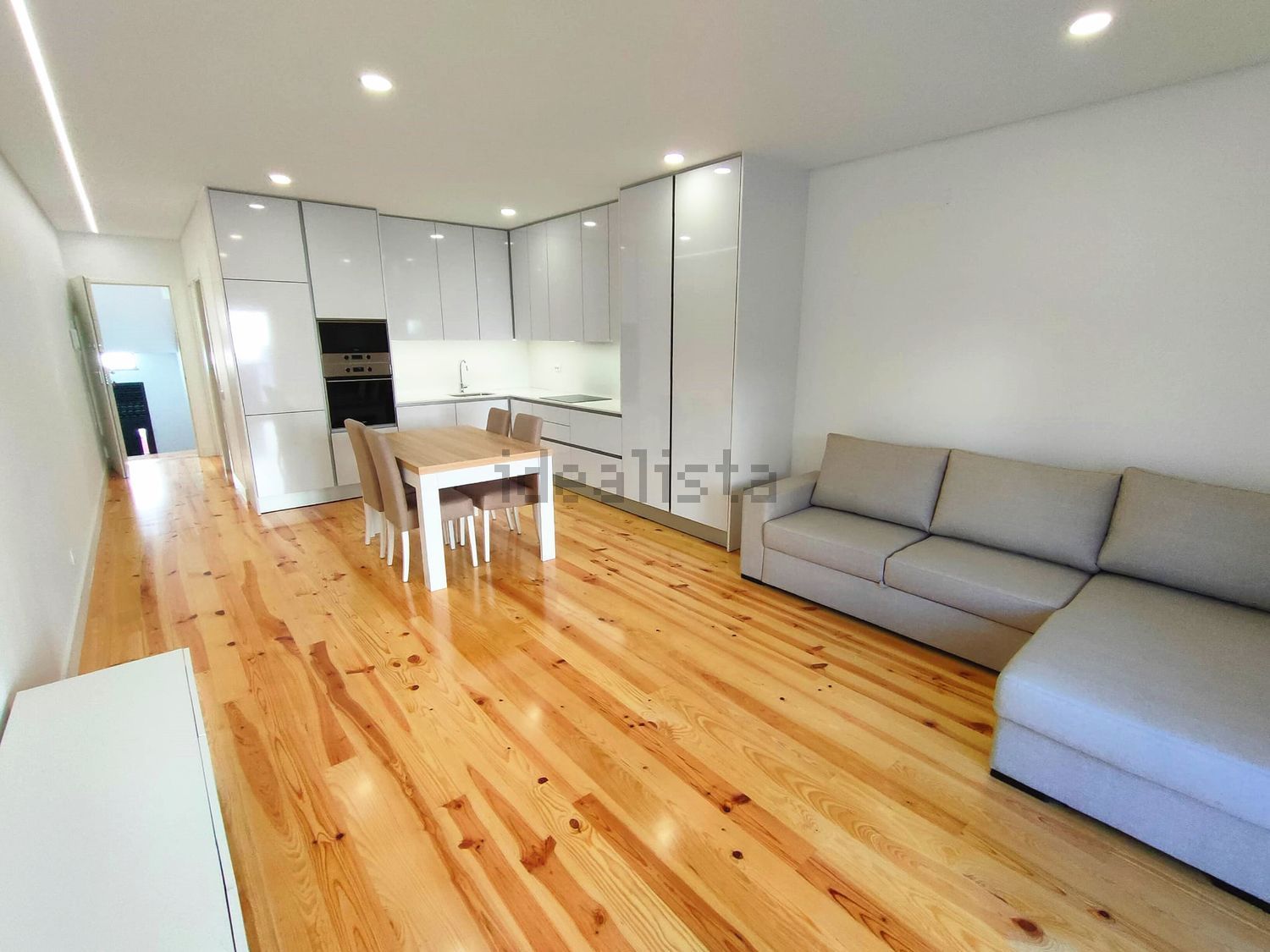 出租公寓 t1在Rua Salvador Allende, 60 - 客厅