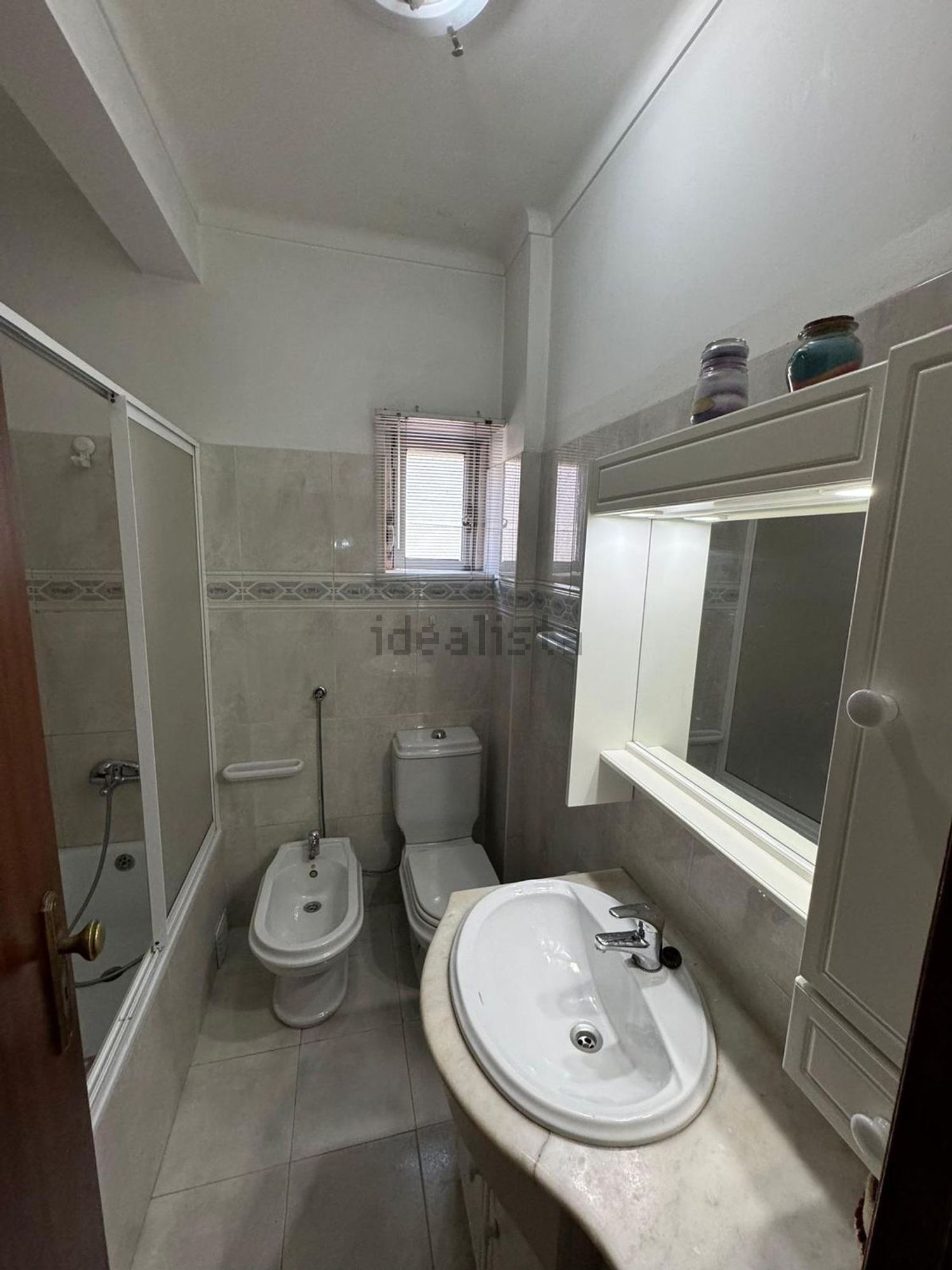 出租房间在Rua Actor António da Silva, 5 - 卫生间