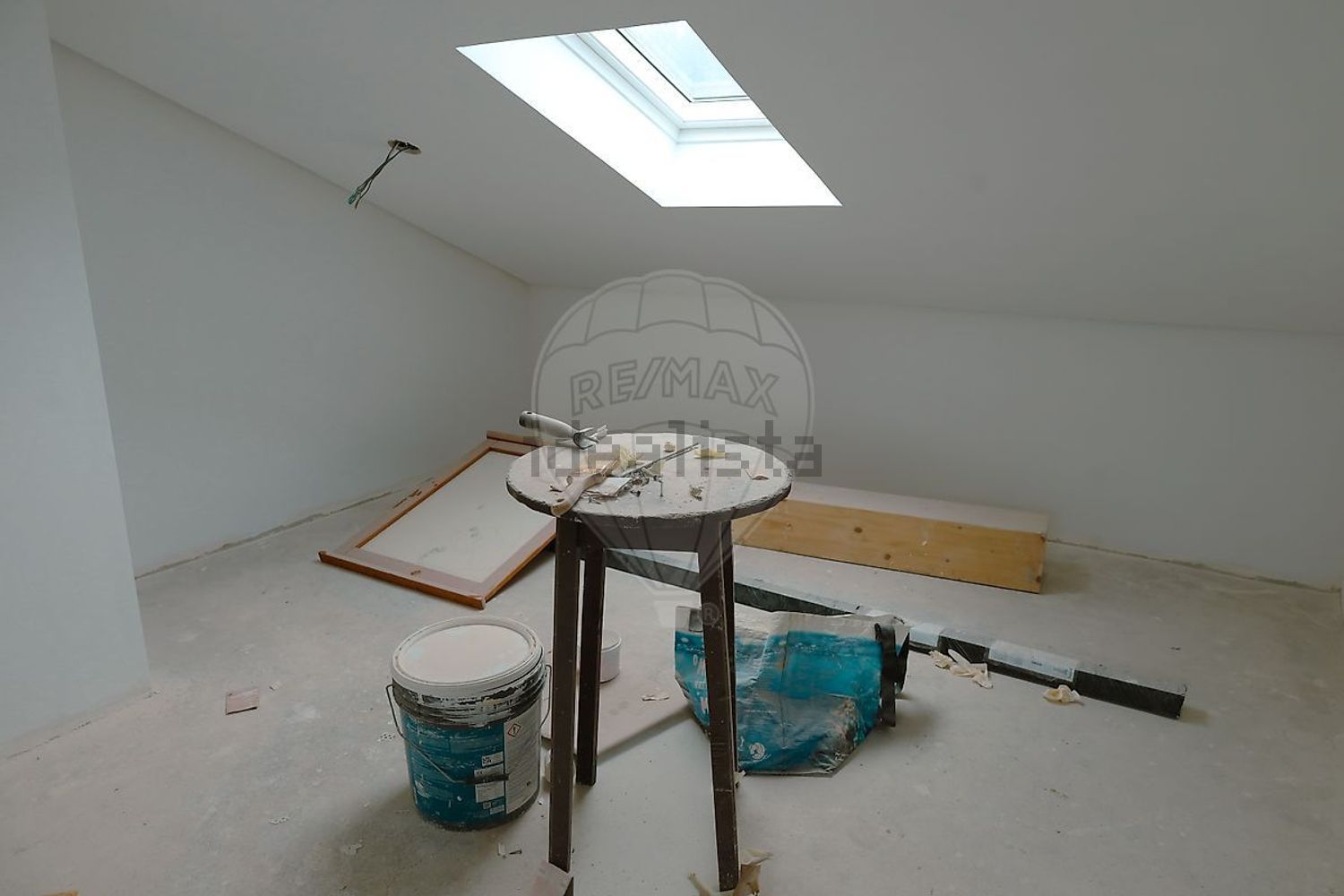 小楼房或独栋别墅出售在Dois Portos e Runa - 照片