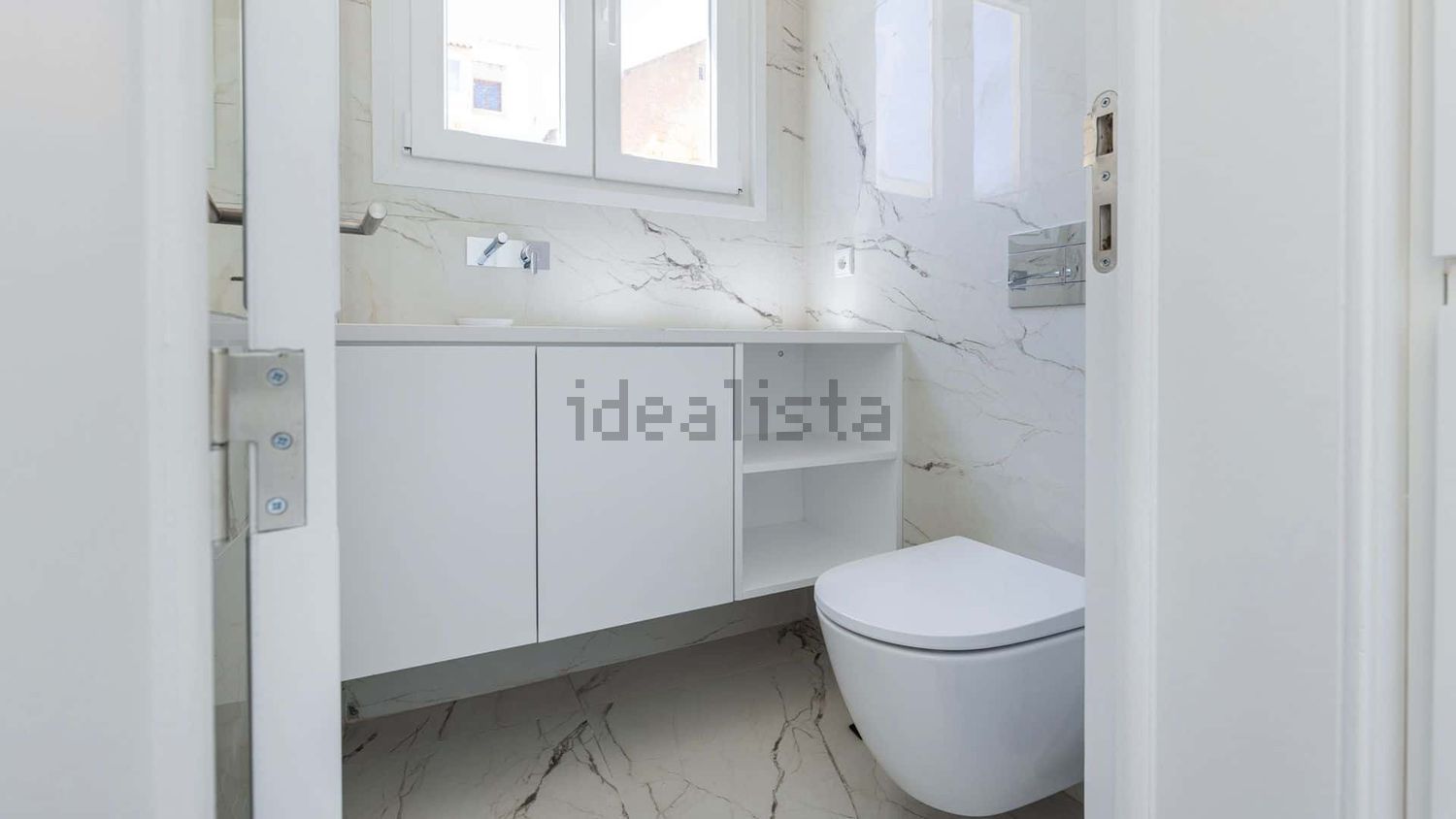 出租公寓 t2在Rua Afonso Annes Penedo, 14 - 卫生间