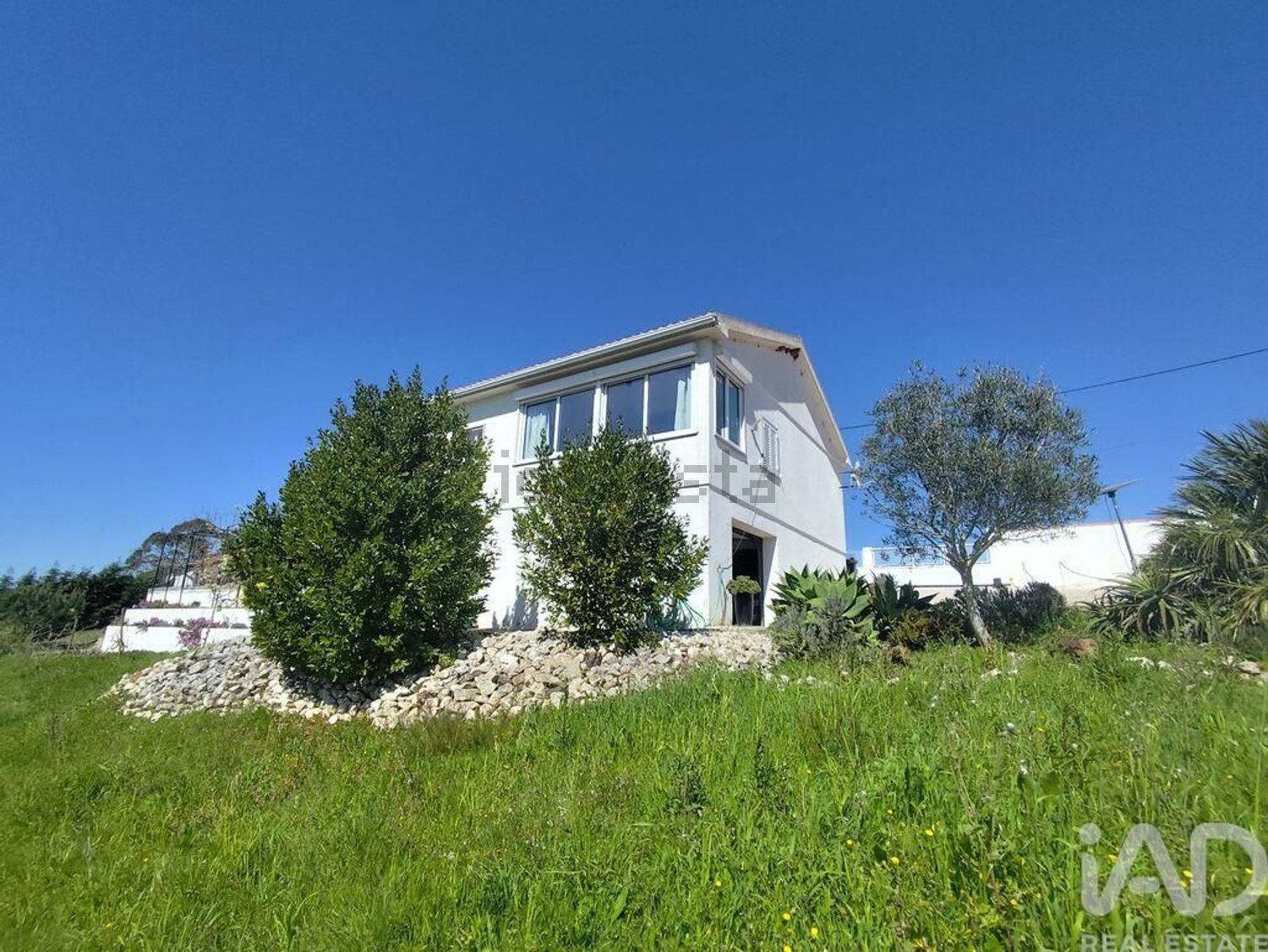 小楼房或独栋别墅出售在Lamas e Cercal - 外立面