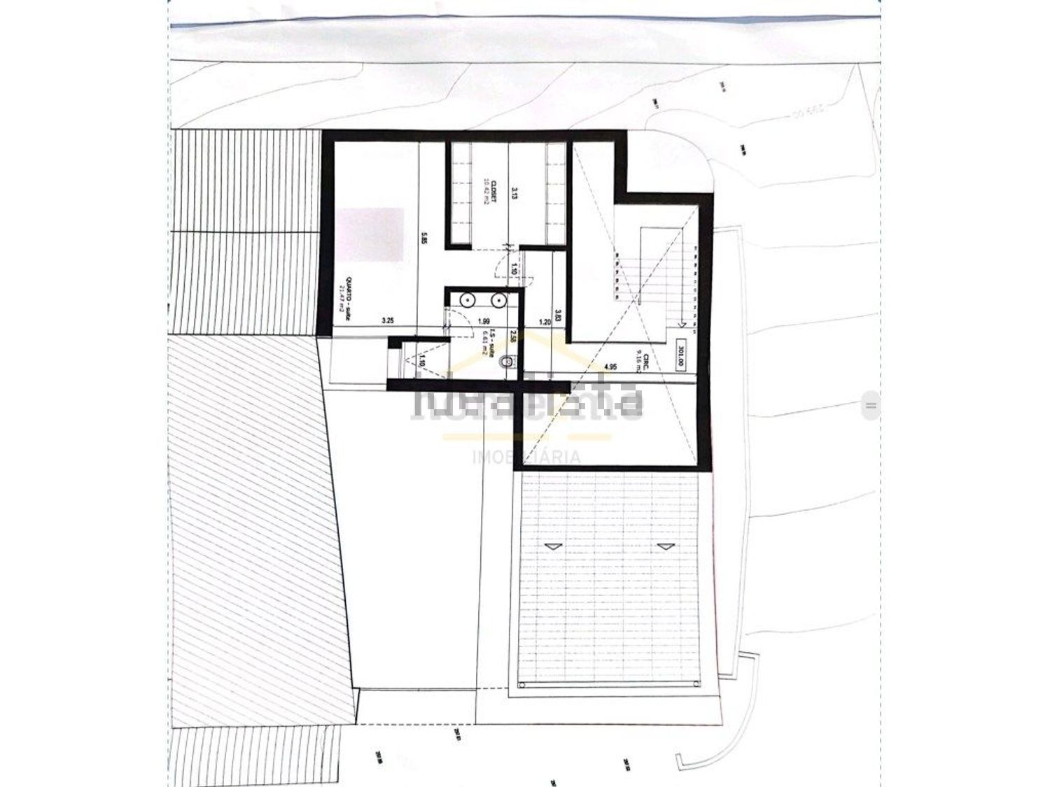 小楼房或独栋别墅出售在São Quintino - 平面图