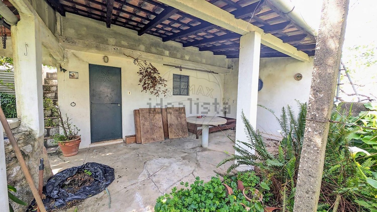 小楼房或独栋别墅出售在Rua 1º de Maio - 外立面