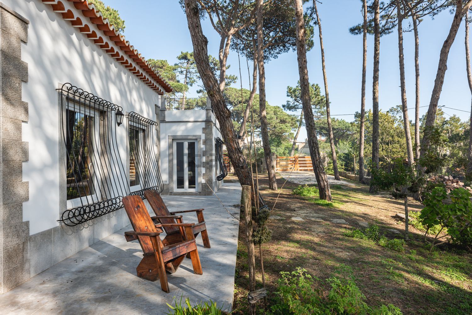 小楼房或独栋别墅出售在Caminho do Rio Touro - 外立面