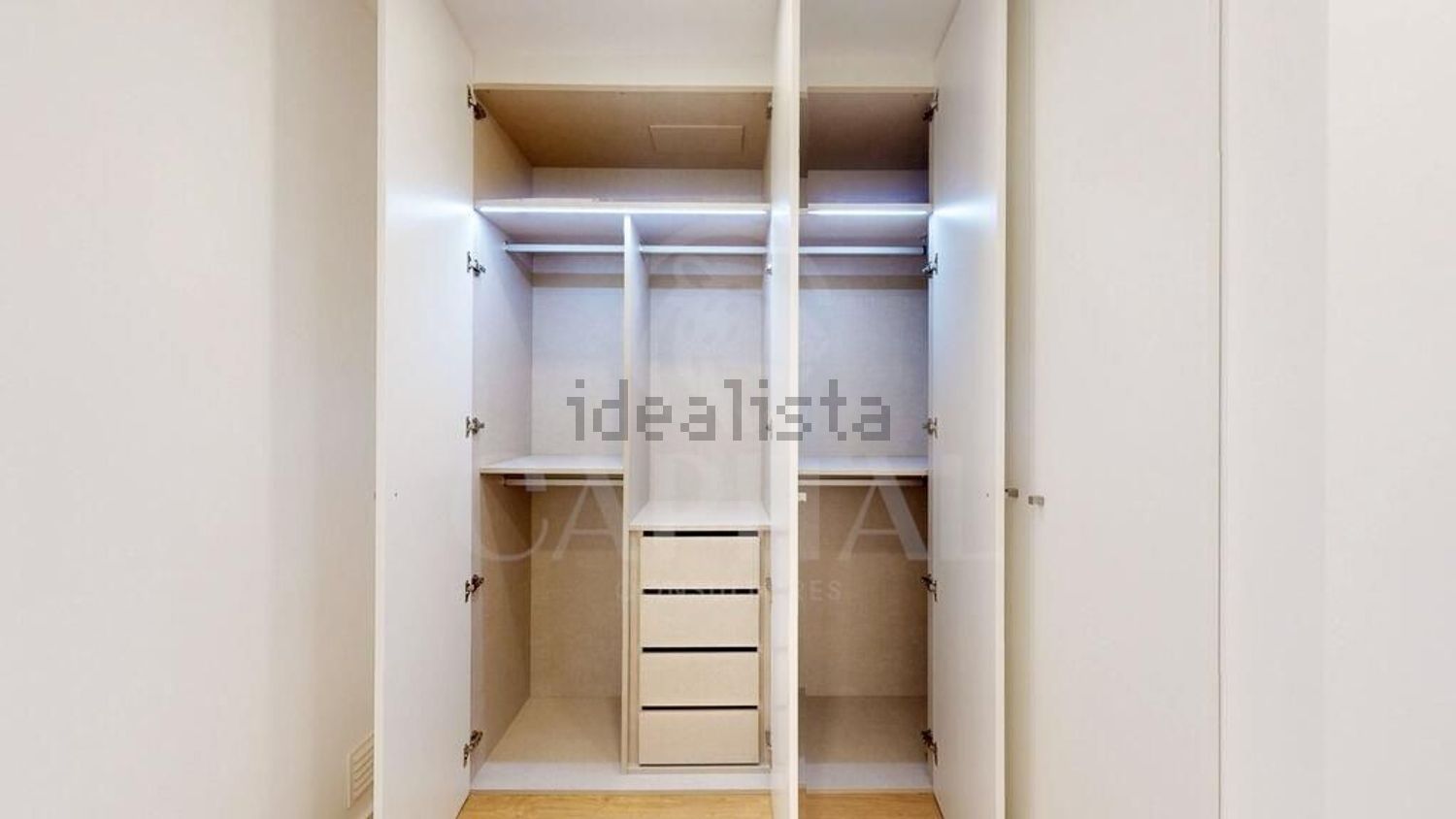 小楼房或独栋别墅出售在Rua da Calheta - 试衣间