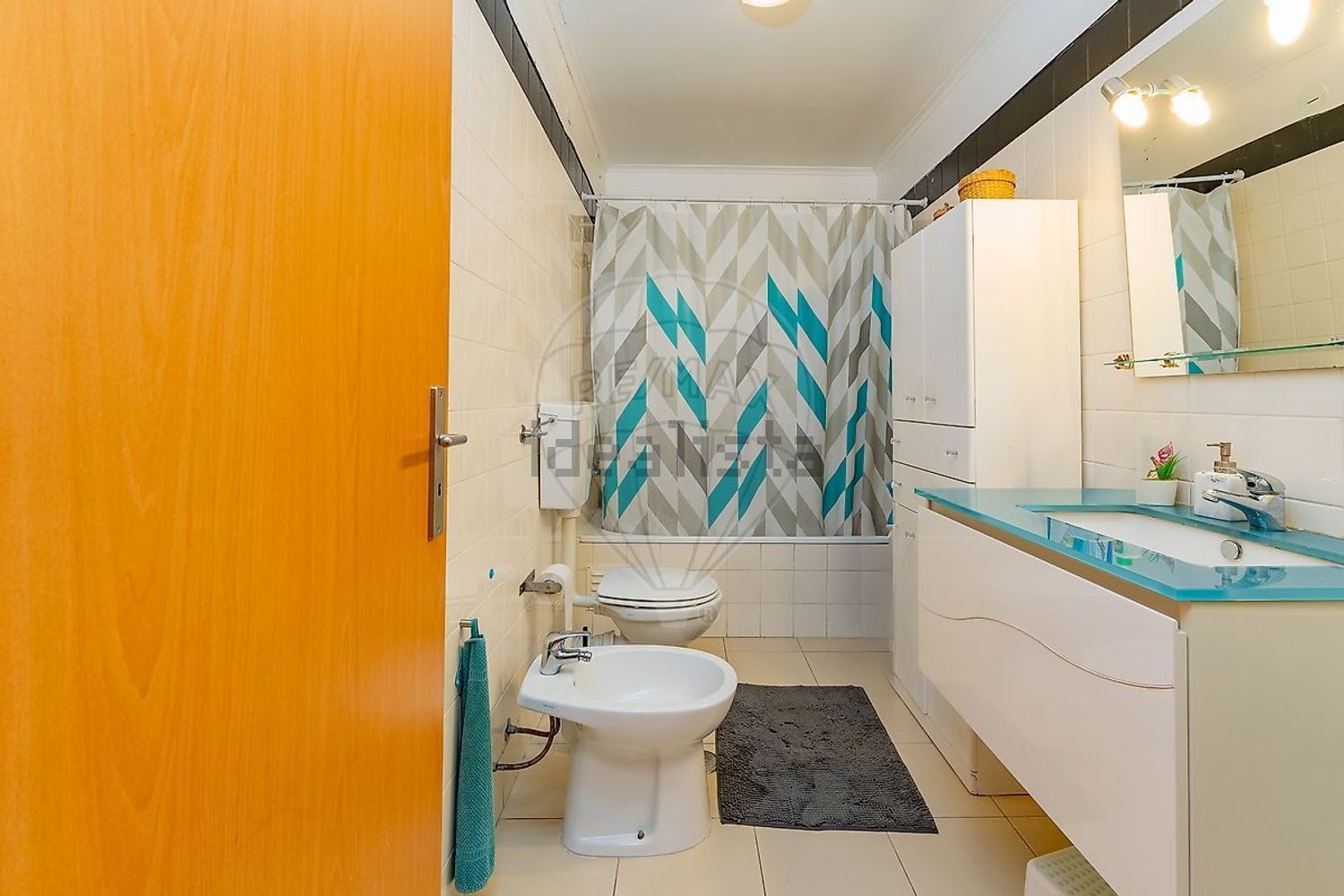 出租公寓 t2在Rua do Bairro de Nova Brasilia - 卫生间