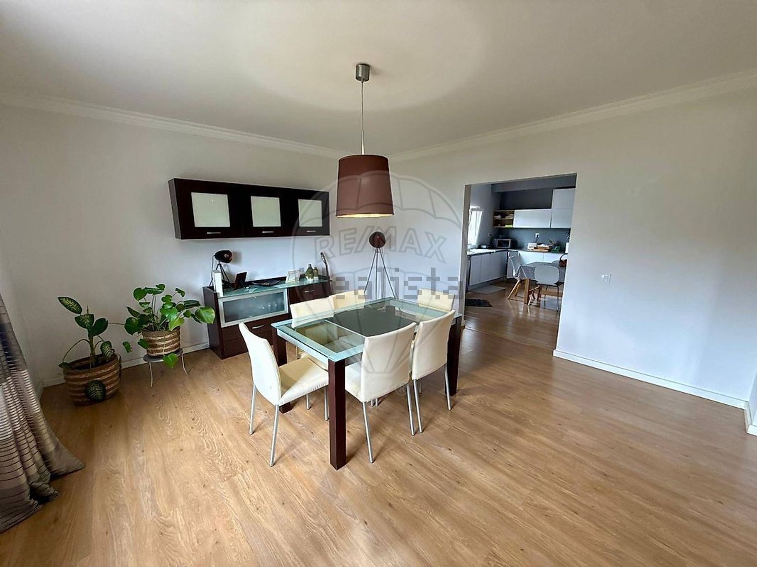 小楼房或独栋别墅出售在Rua 18 - 客厅