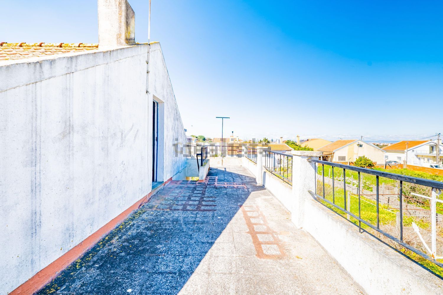 小楼房或独栋别墅出售在Rua General Humberto Delgado, 6 - 游泳池