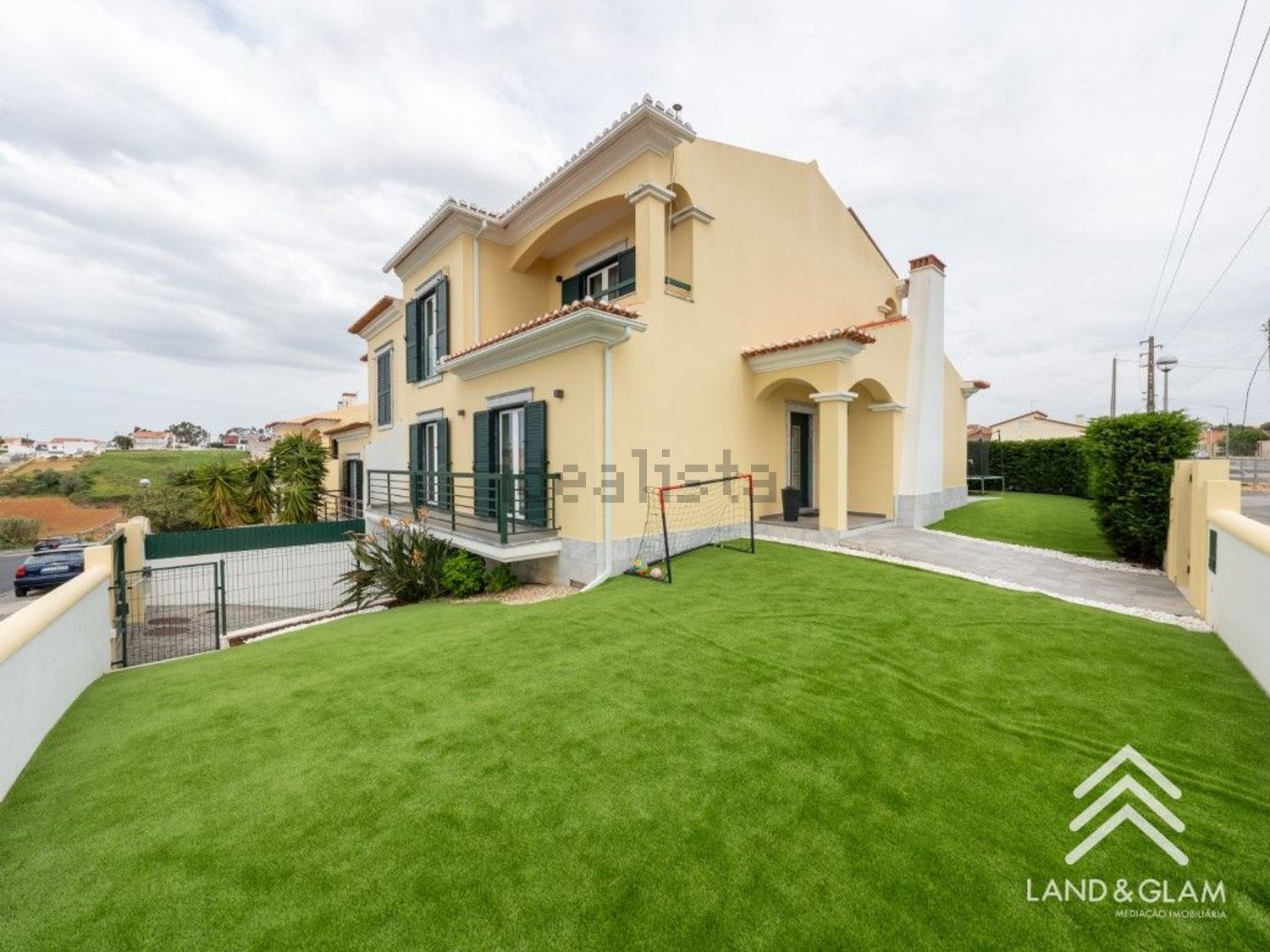 小楼房或独栋别墅出售在Rua das Helenas, 10 - 外立面