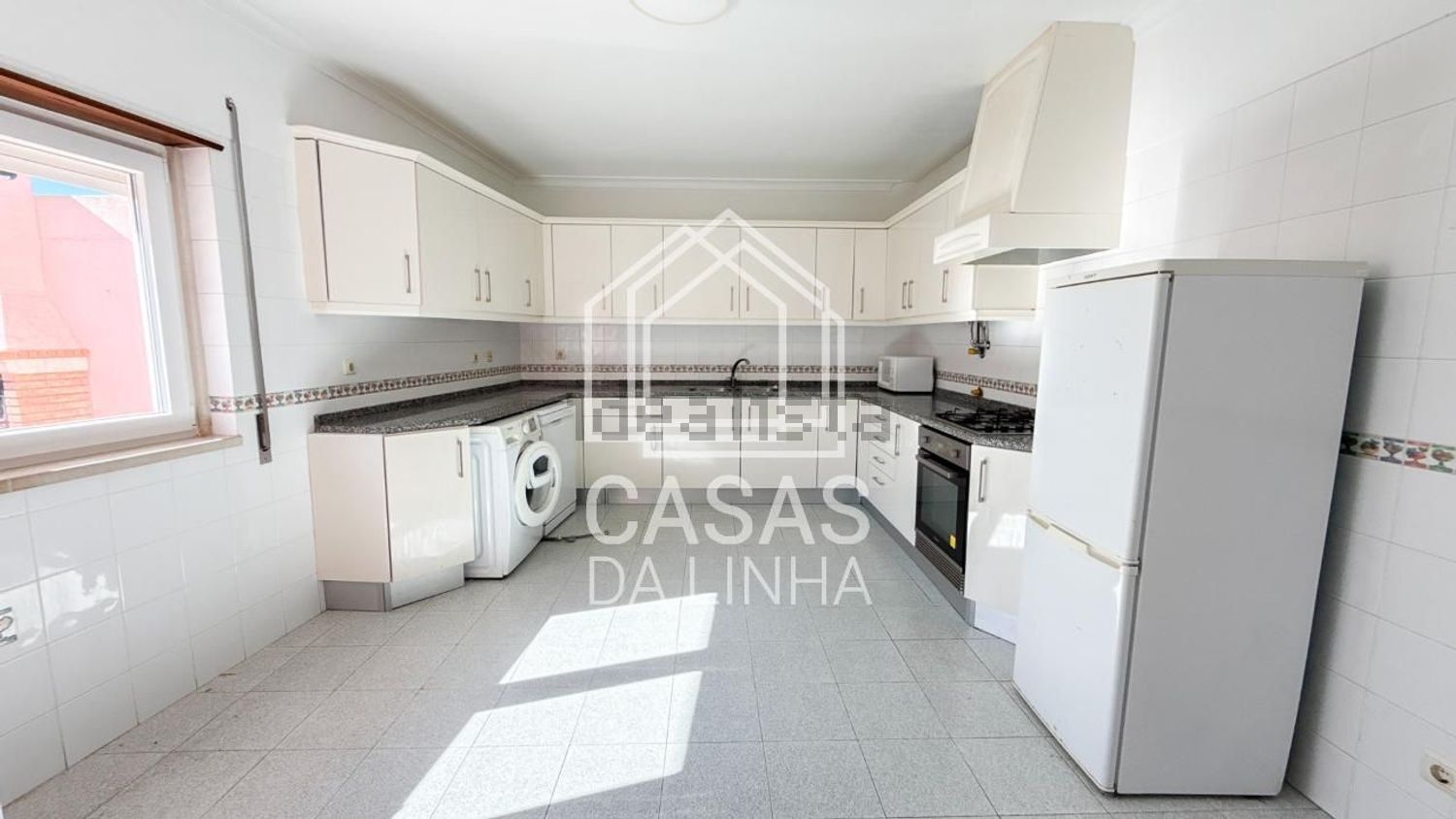 出租小楼房或独栋别墅在Tires - 厨房