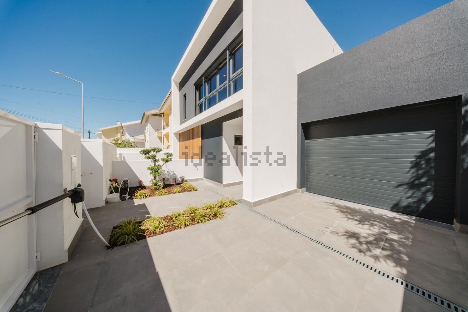 小楼房或独栋别墅出售在Rua Vieira da Silva - 外立面