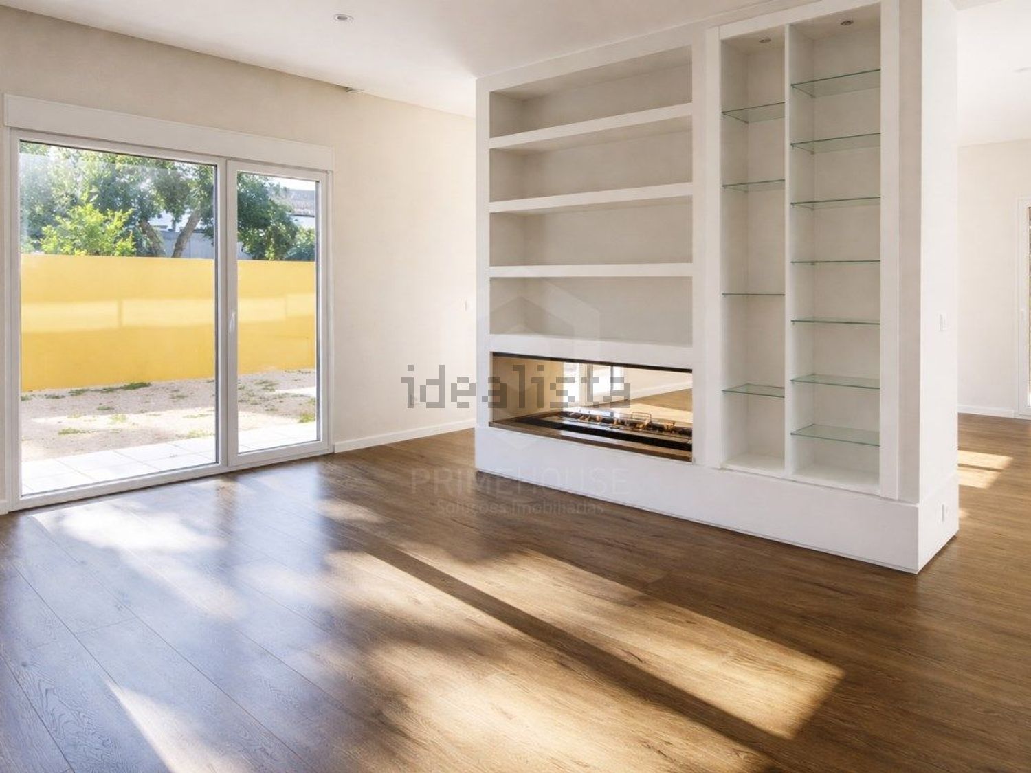 小楼房或独栋别墅出售在Rua das Galeotas, 14 - 试衣间