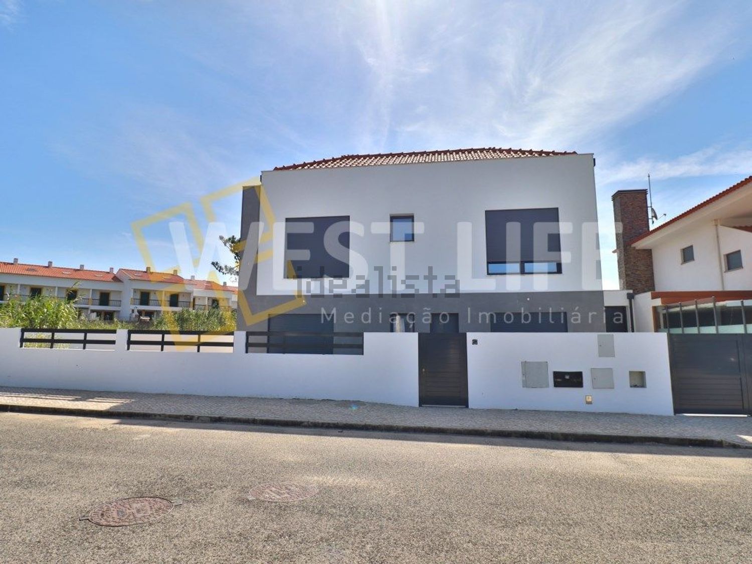 小楼房或独栋别墅出售在Centro - 外立面