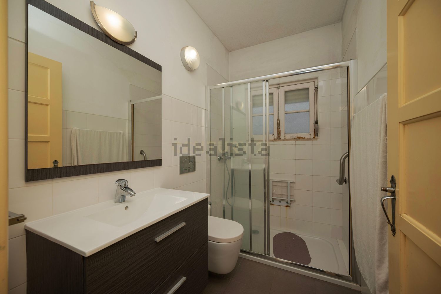 小楼房或独栋别墅出售在Praça Dom Fernando II, 6 - 卫生间