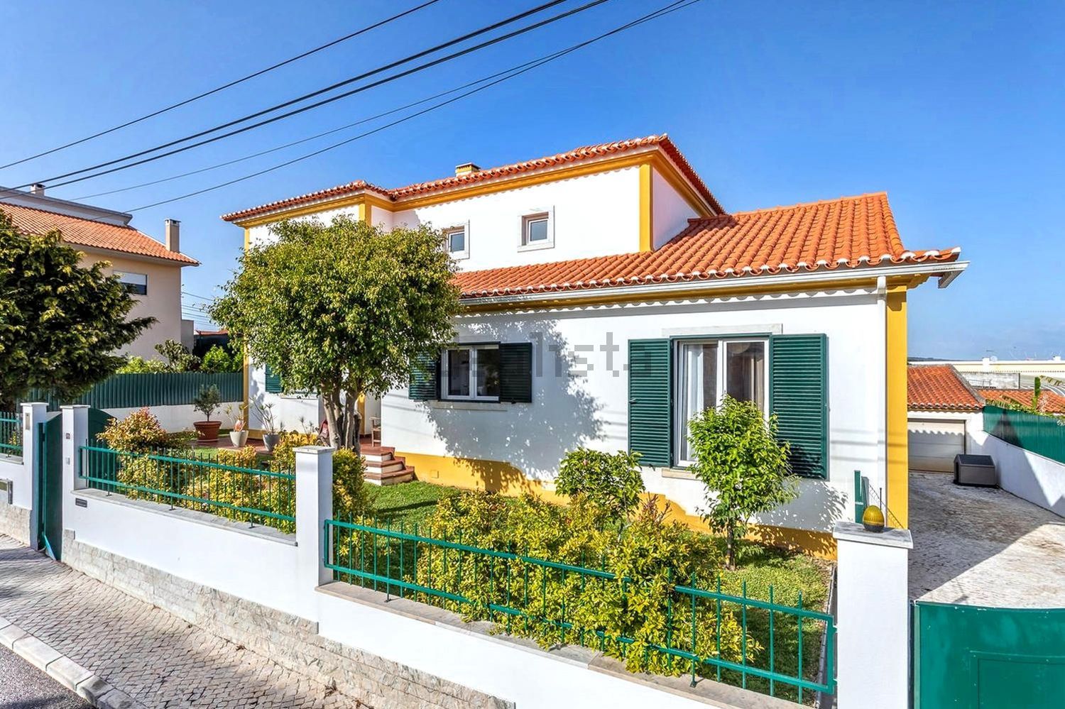 小楼房或独栋别墅出售在Rua dos Pintassilgos, 3 - 外立面