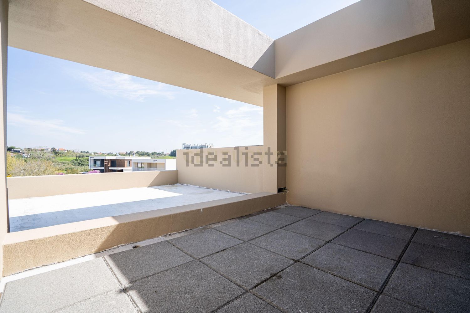 小楼房或独栋别墅出售在Rua Capitão Salgueiro Maia - 阳台