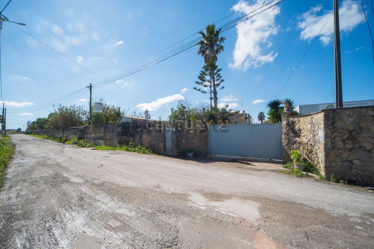 小楼房或独栋别墅出售在Rua das Palmeiras, 7 - 外立面