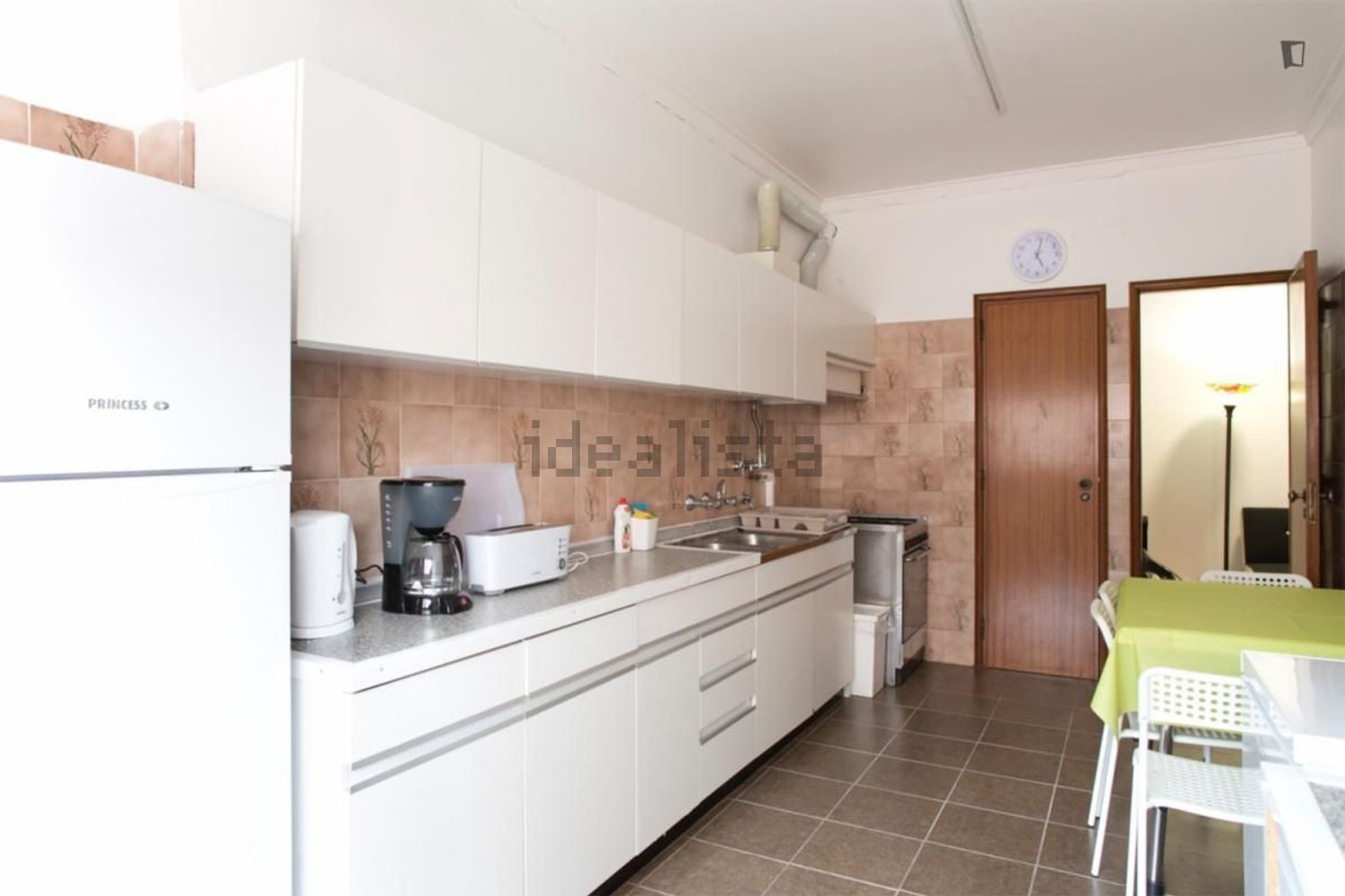 出租房间在Praceta Poder Local - 厨房