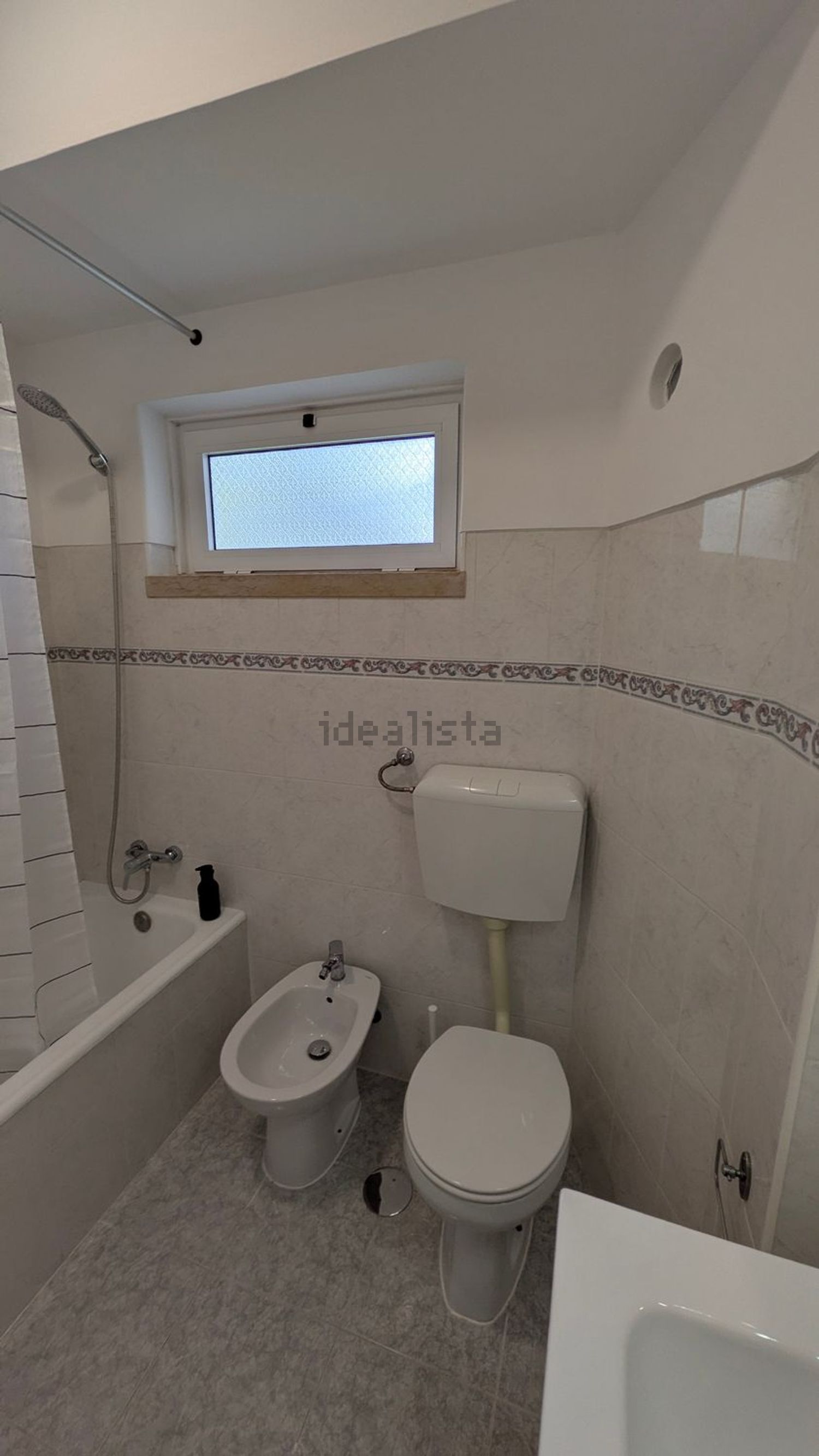 出租房间在Avenida Conde de Oeiras, 12 - 卫生间