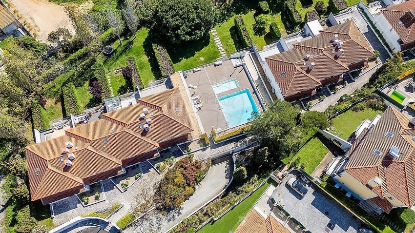 小楼房或独栋别墅出售在Rua dos Girassóis