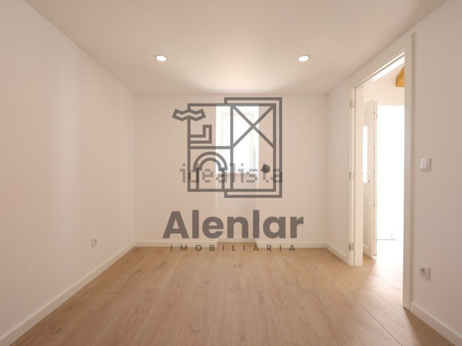 小楼房或独栋别墅出售在Ventosa - 过道