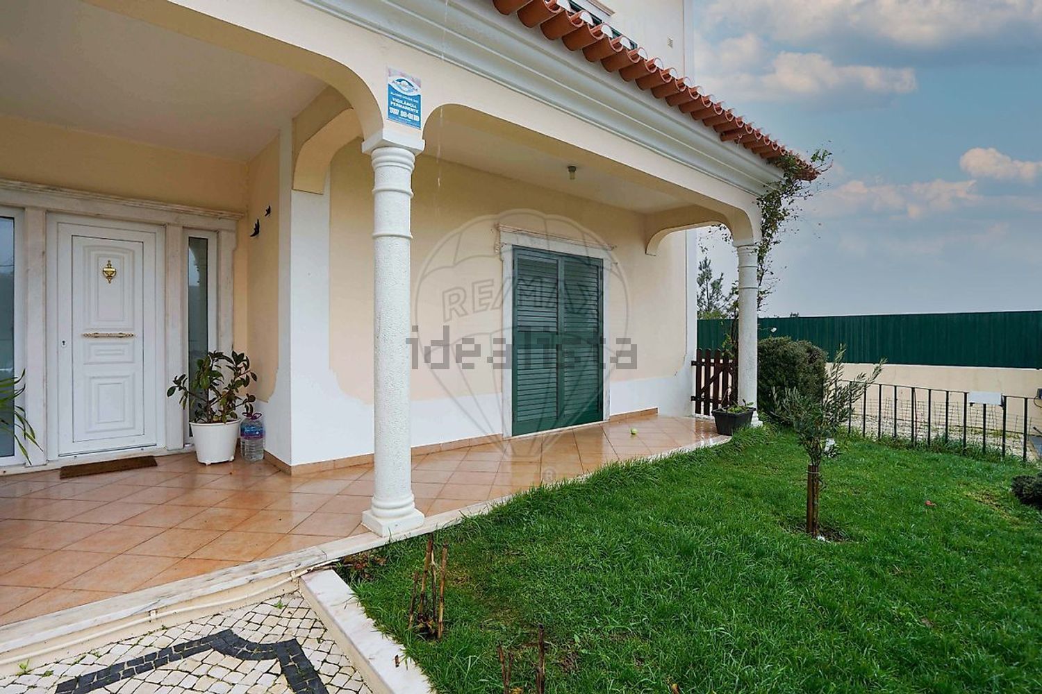 小楼房或独栋别墅出售在Rua Alberto Nobre Gusmão Martins Caro - 外立面