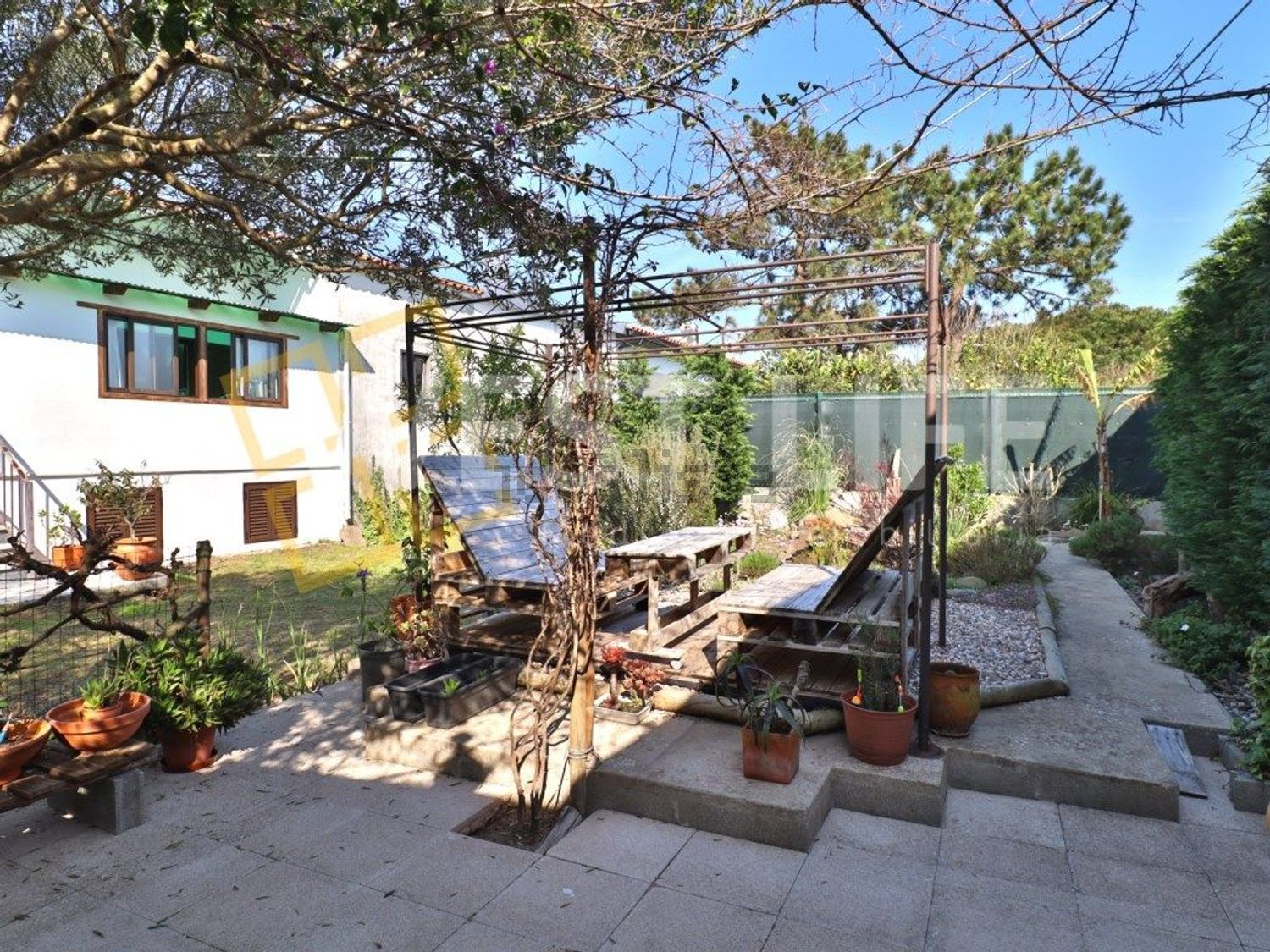 小楼房或独栋别墅出售在Centro - 照片