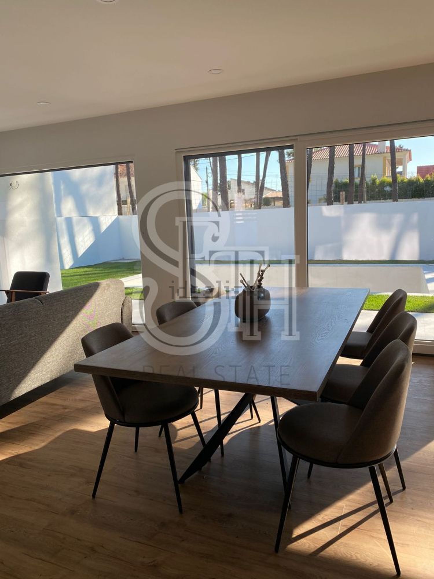 出租小楼房或独栋别墅在Avenida Dom Fernando - 客厅