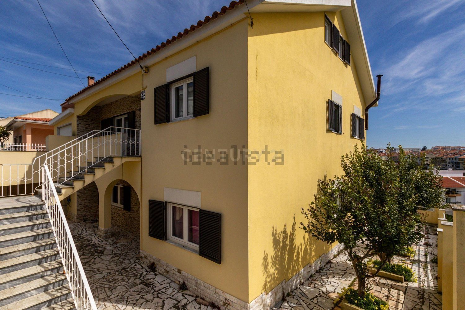 小楼房或独栋别墅出售在Rua São Valentim, 236 b - 外立面