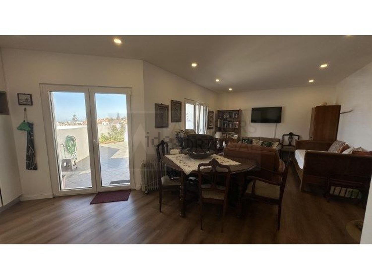 出租公寓 t2Praia das Maçãs s/n - 客厅