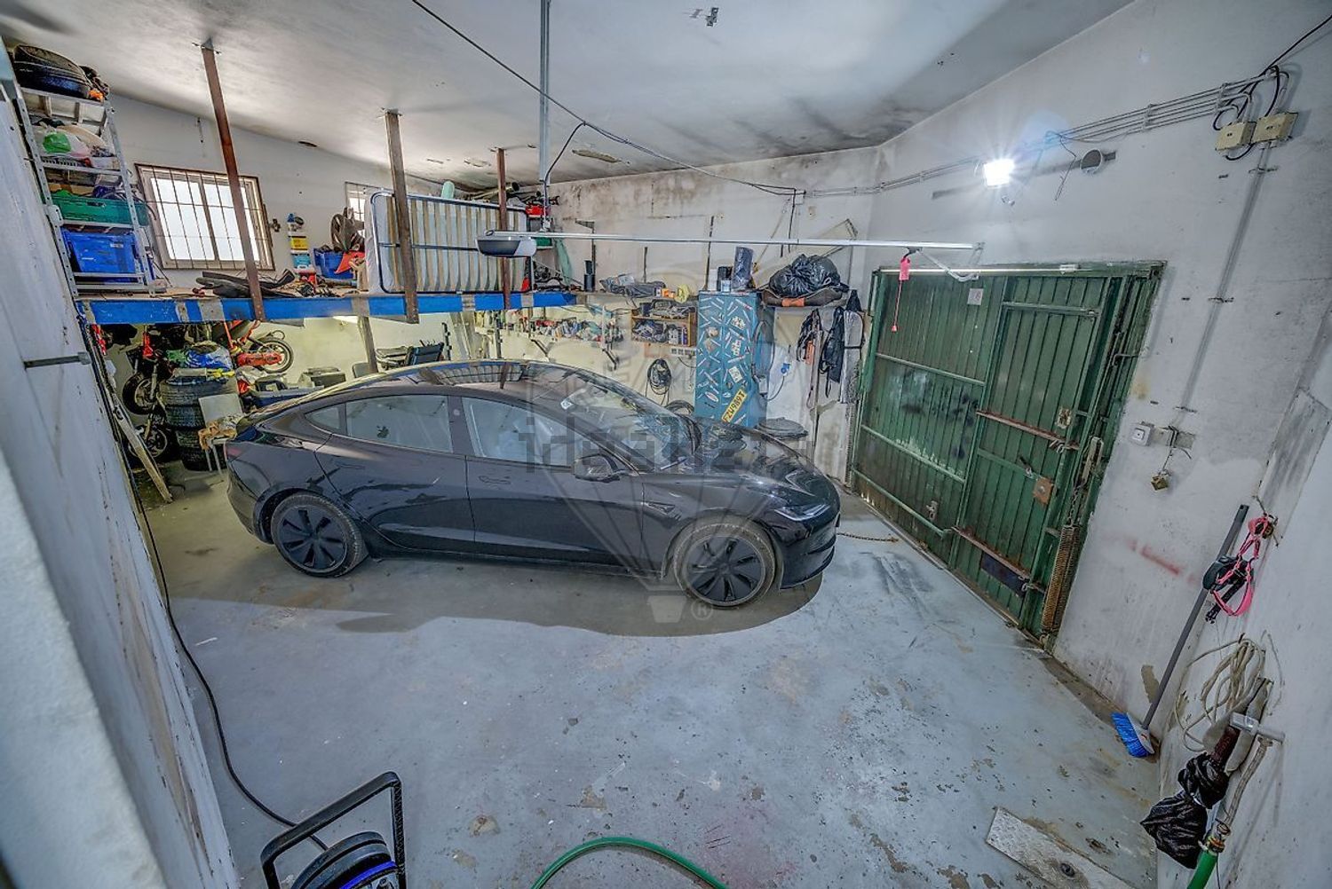 小楼房或独栋别墅出售在Travessa Marques das Minas - 停车位