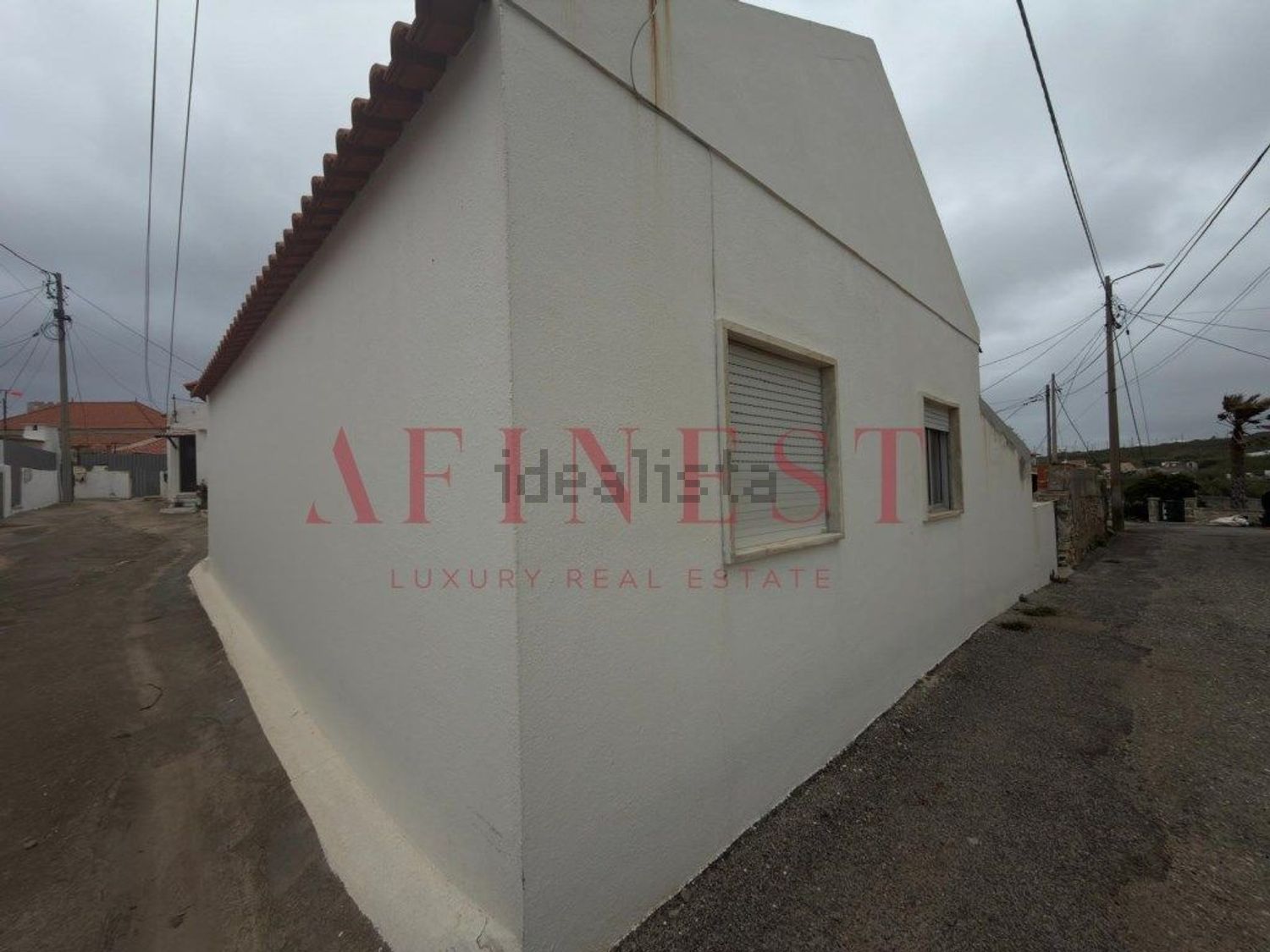 出租小楼房或独栋别墅在Avenida Luís Augusto Colares - 外立面