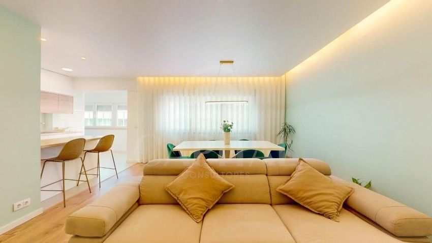 出租公寓 t3在Alto dos Moinhos