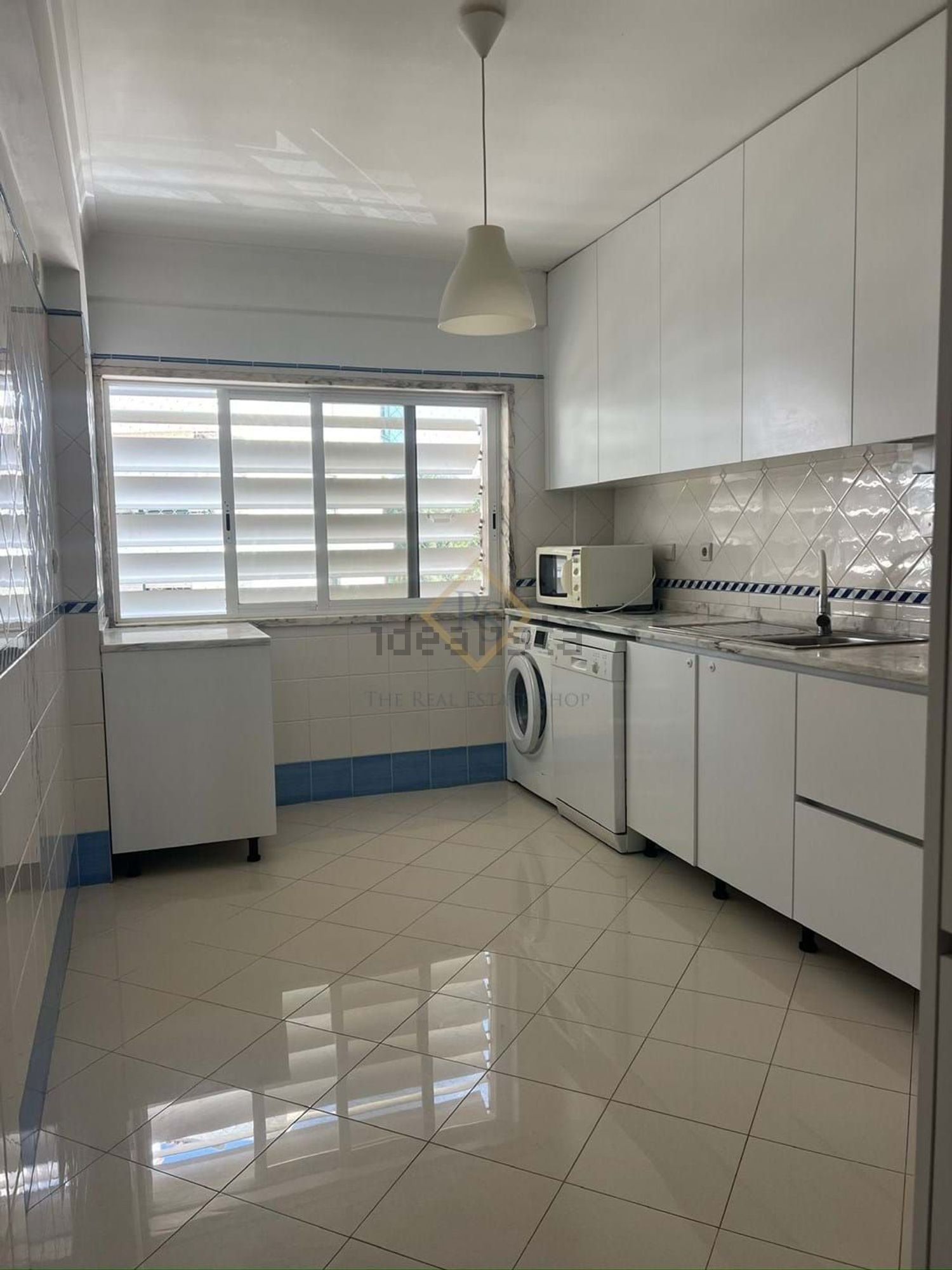 出租公寓 t2在Rua Mário Viegas s/n - 厨房