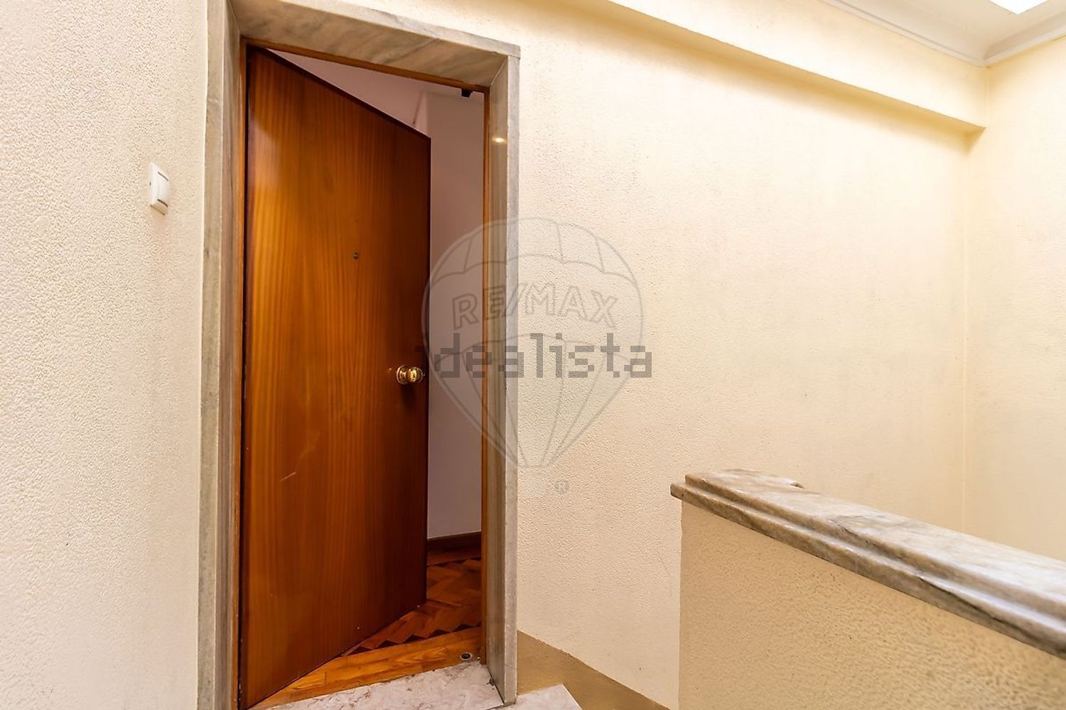 公寓 t2出售在Rua Vasco Santana, 28 - 过道