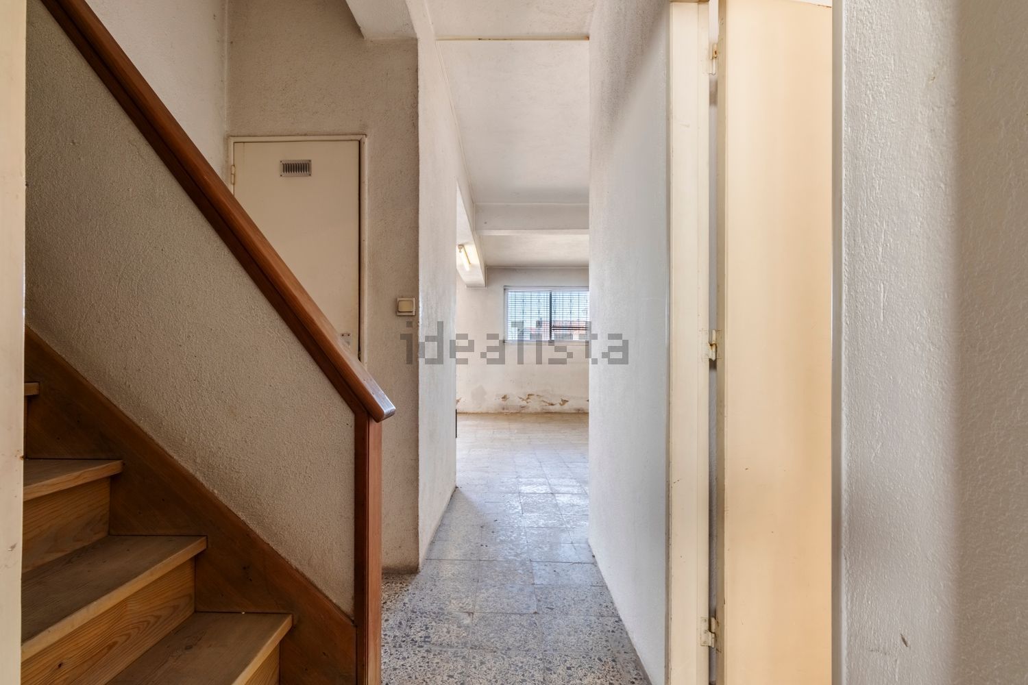 小楼房或独栋别墅出售在Rua Marechal Carmona - 过道