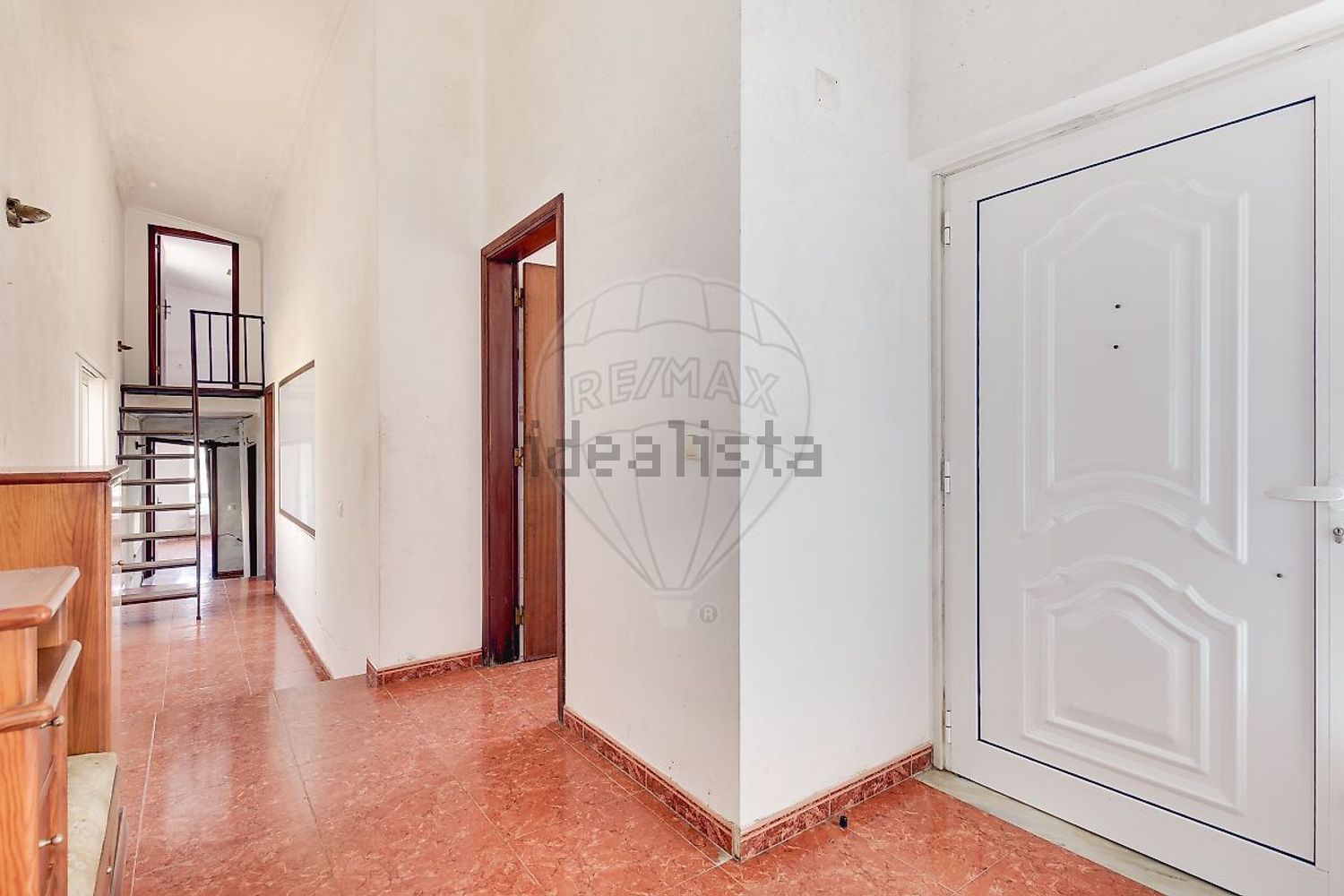 小楼房或独栋别墅出售在Estrada do Casal Sequeiro - 过道