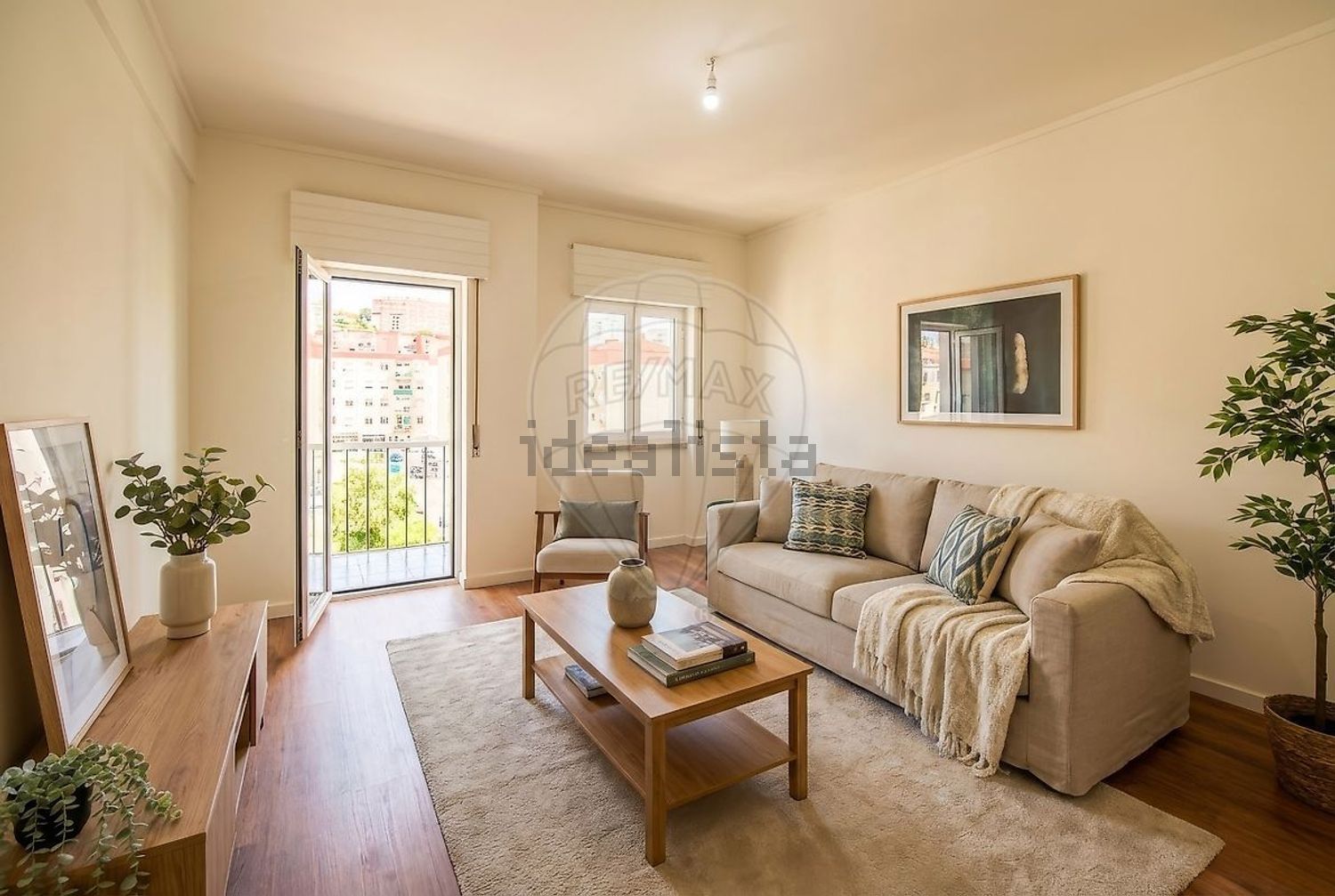 公寓 t3出售在Avenida João Branco Núncio - 客厅