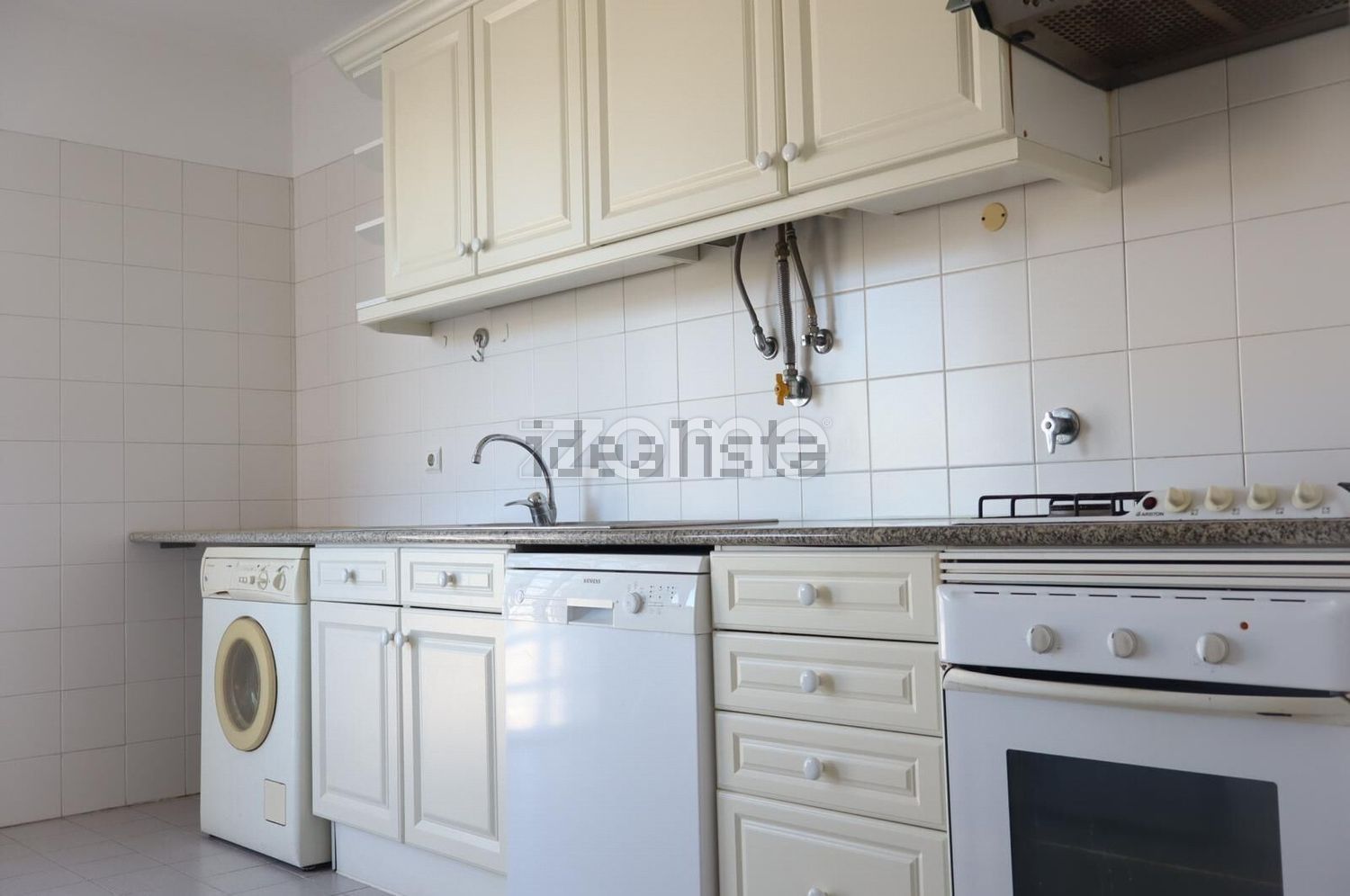 出租公寓 t2在Rua Cidade de Bissau, 19 - 厨房